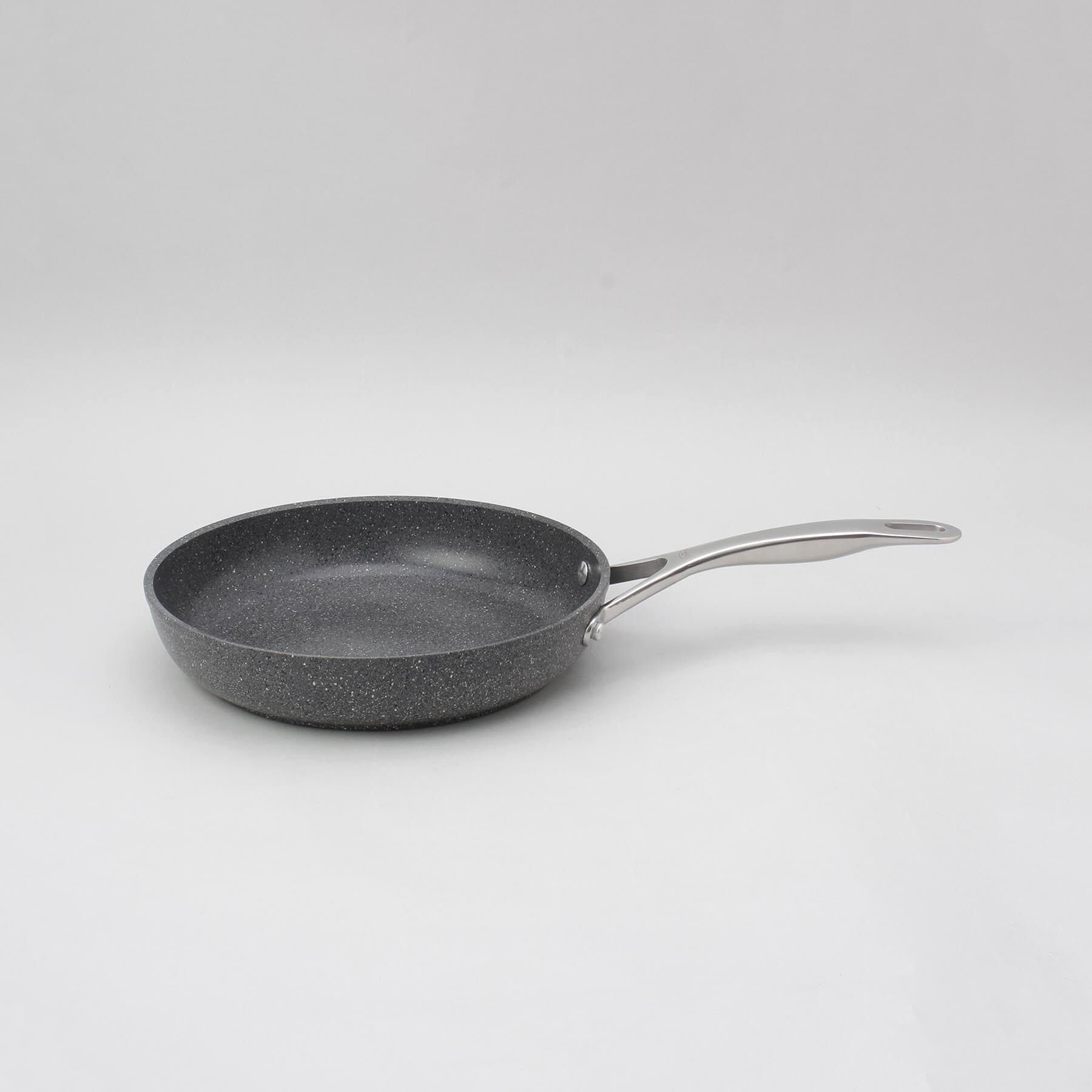 212 KITCHEN STORE「サリーナ セラミックフライパン 26センチ ＜BALLARINI バッラリーニ＞」|食器・キッチングッズ|