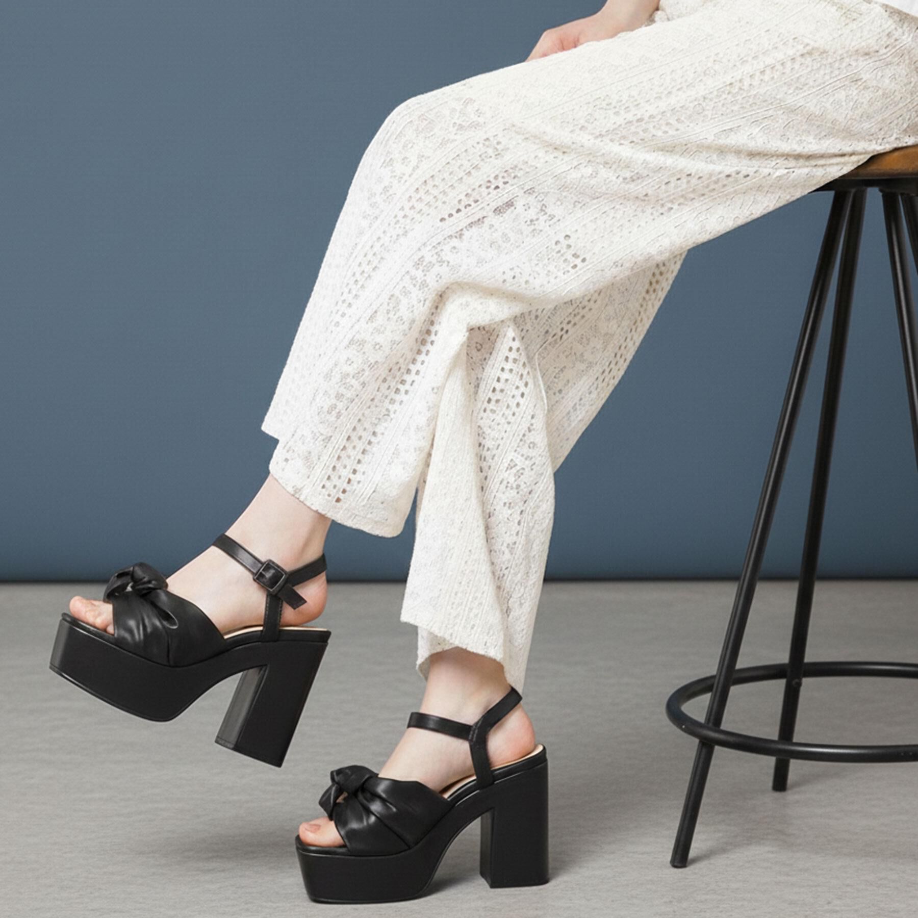 ESPERANZA「【ラク盛り／サンダル】リピーター続出／脚長美脚　ツイストリボンサンダル」|サンダル|ブラック(019)