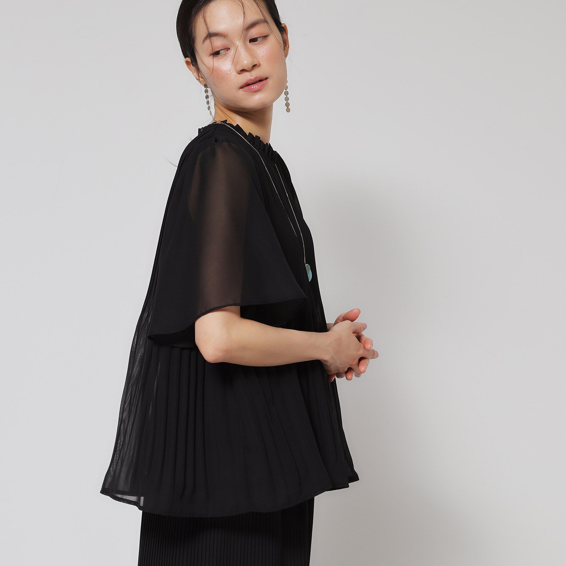 SunaUna「【プリーツ／フレアスリーブ】Aラインブラウス」|シャツ・ブラウス|ブラック(019)