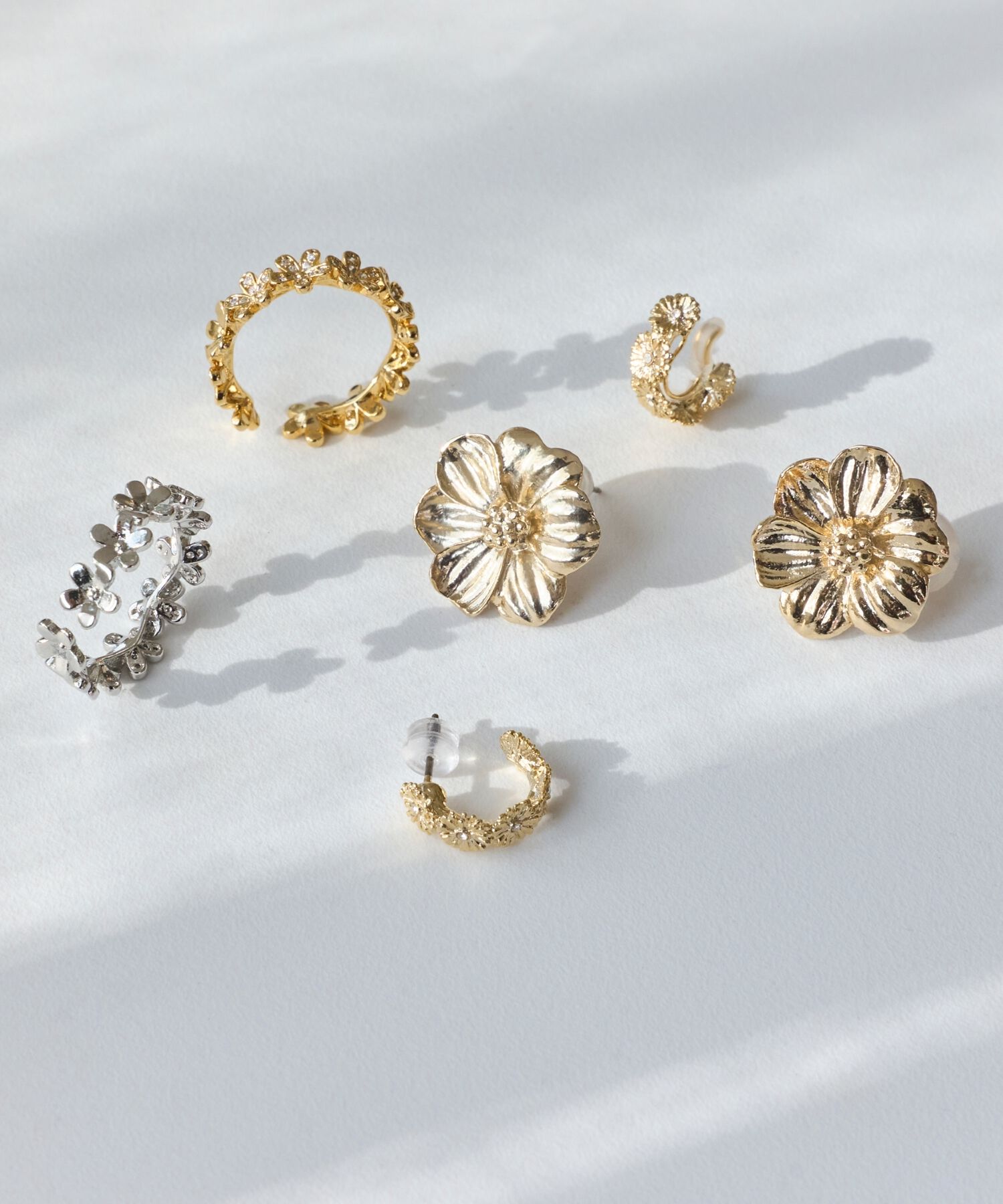 Phoebe「フレグラントフラワーメタルイヤリング」|イヤリング|