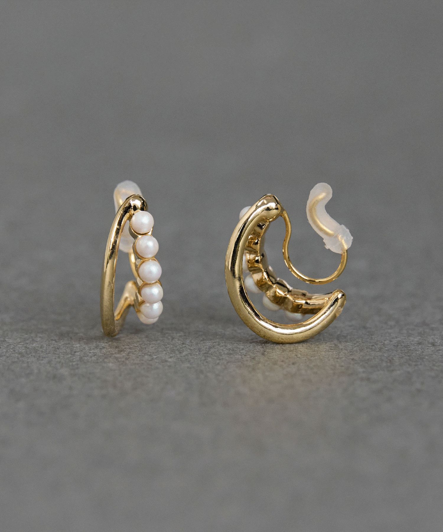 Phoebe「【痛くないシリーズ/アレルギー対応】プチパールダブルフープライトフィットイヤリング　ゴールド」|イヤリング|