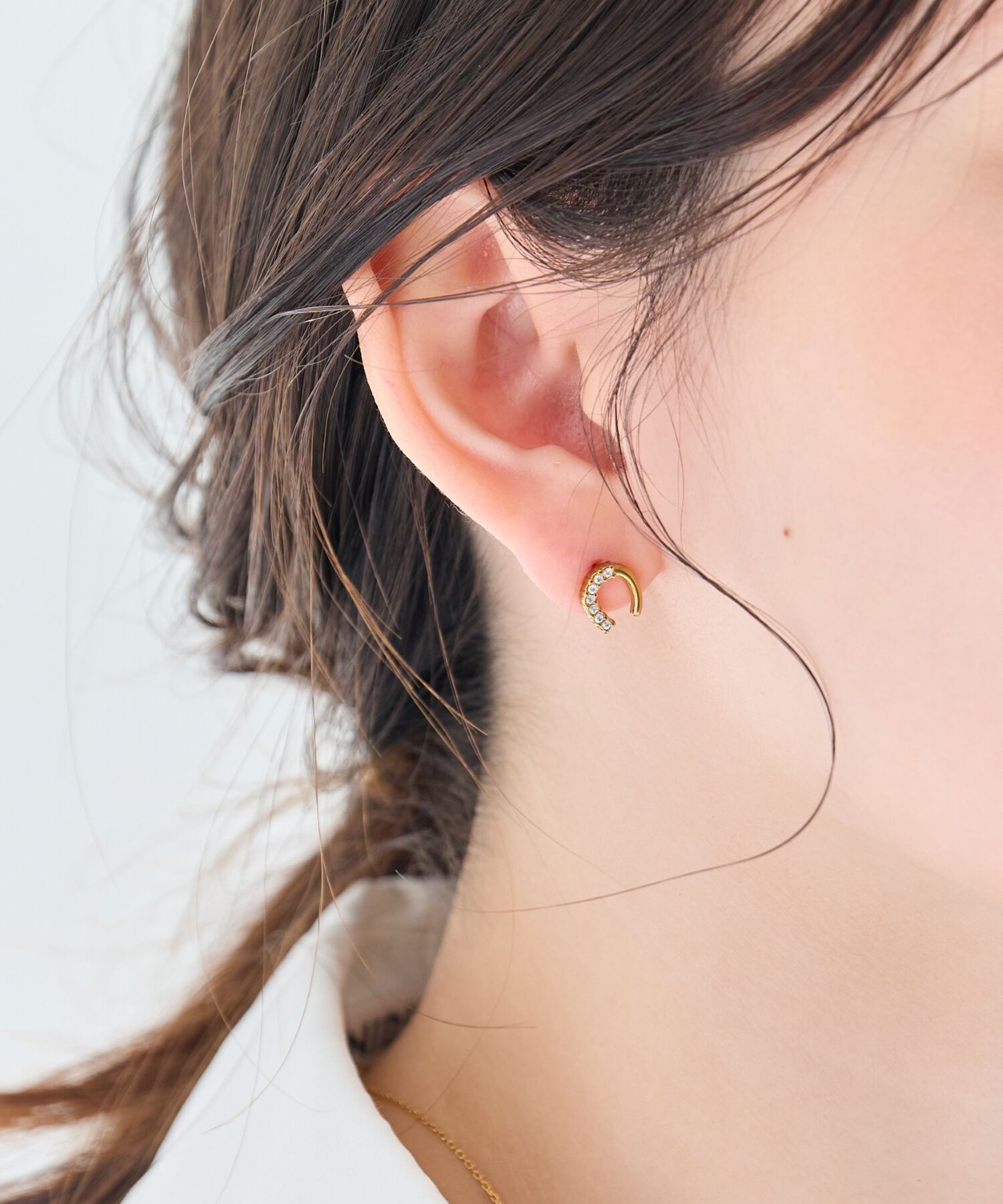 Phoebe「【金属アレルギー対応】グロッシーミニホースシューピアス　ゴールド　ステンレス/馬蹄/蹄鉄/ギフト」|ピアス|ゴールド