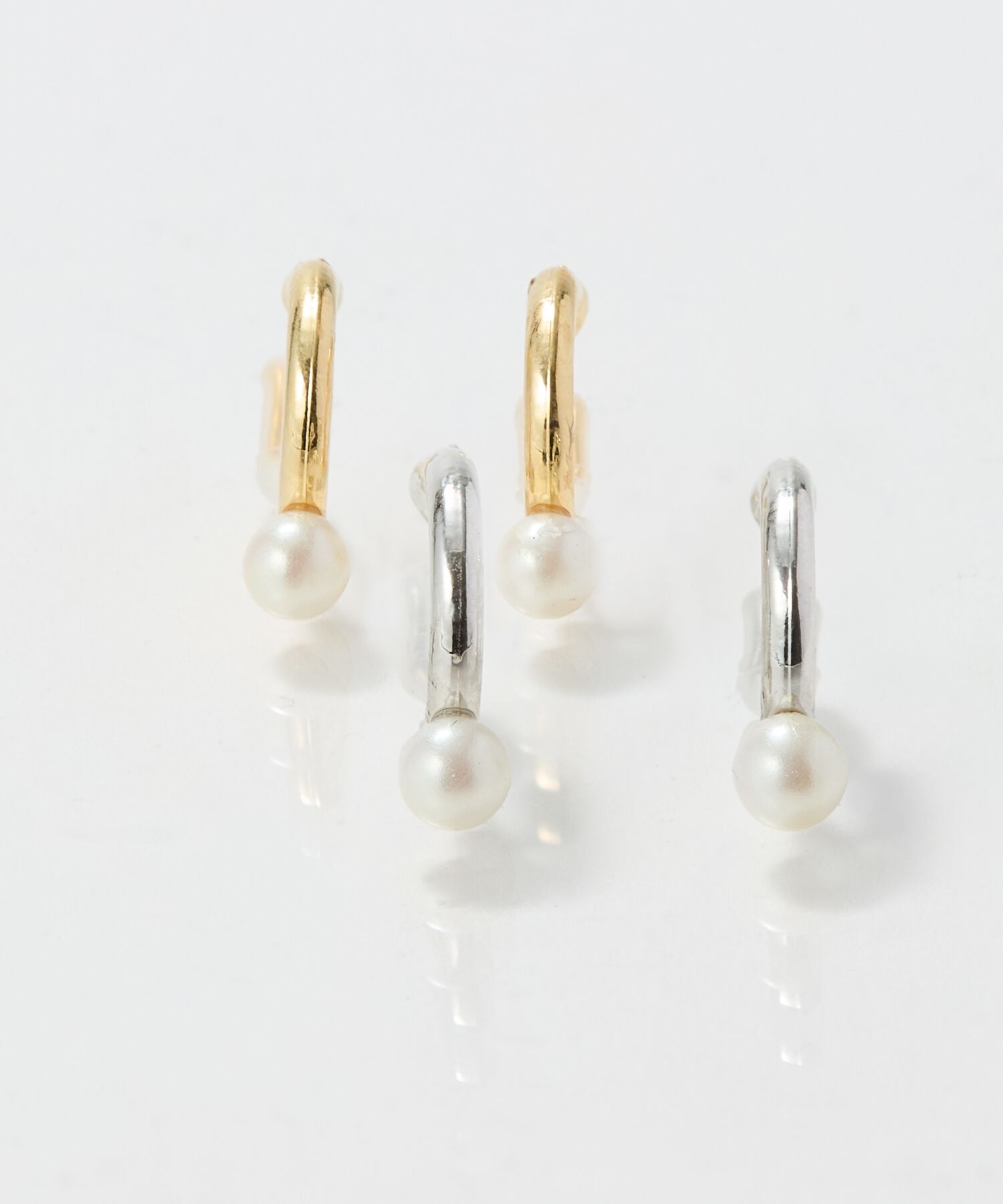 Phoebe「【痛くないシリーズ/金属アレルギー対応】パールフープライトフィットイヤリング　ゴールド」|イヤリング|