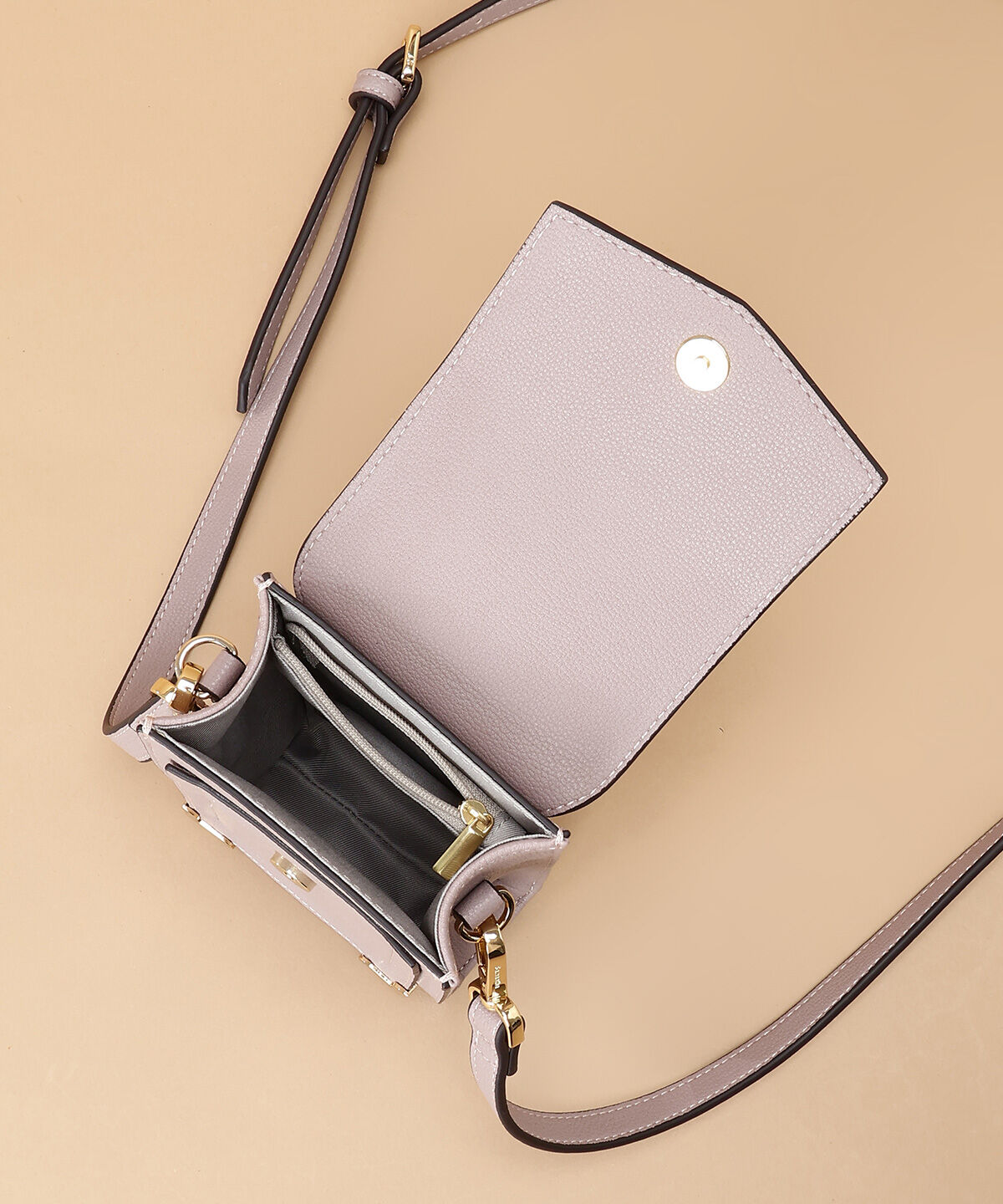 Samantha Thavasa「カードスロット付きシンプルスマホショルダー」|ショルダー・メッセンジャー|