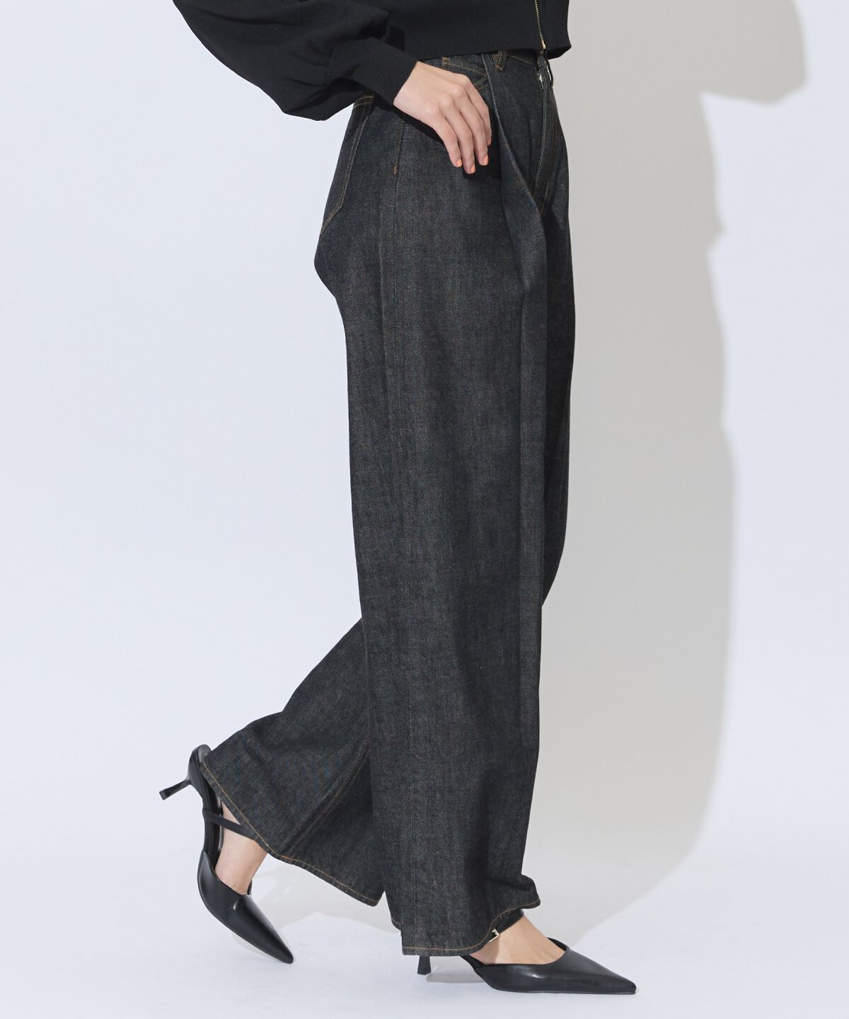 アンドクチュール「タックワイドデニムパンツ」|デニム|