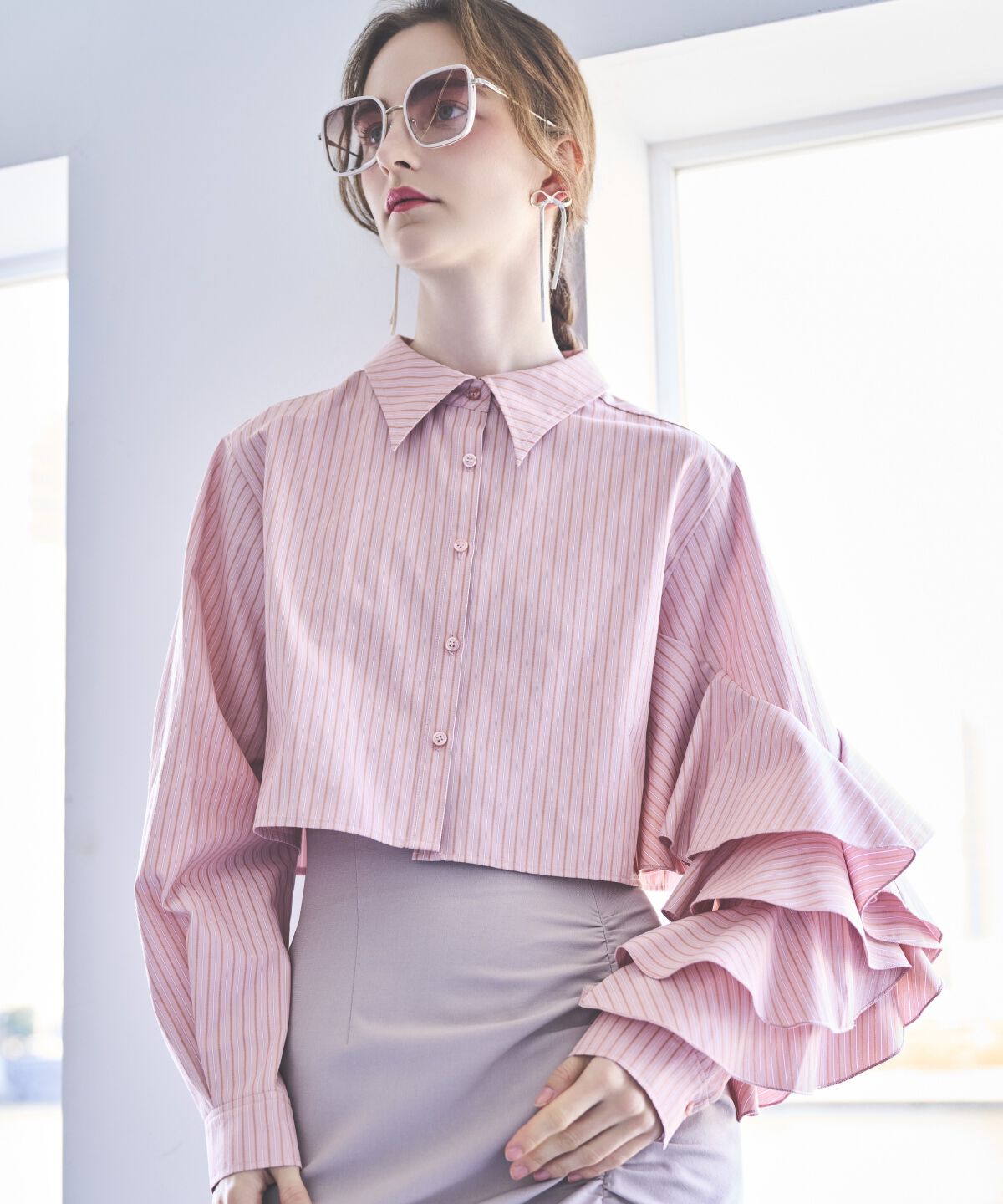 アンドクチュール「ストライプアシメフリルクロップドシャツ」|シャツ・ブラウス|