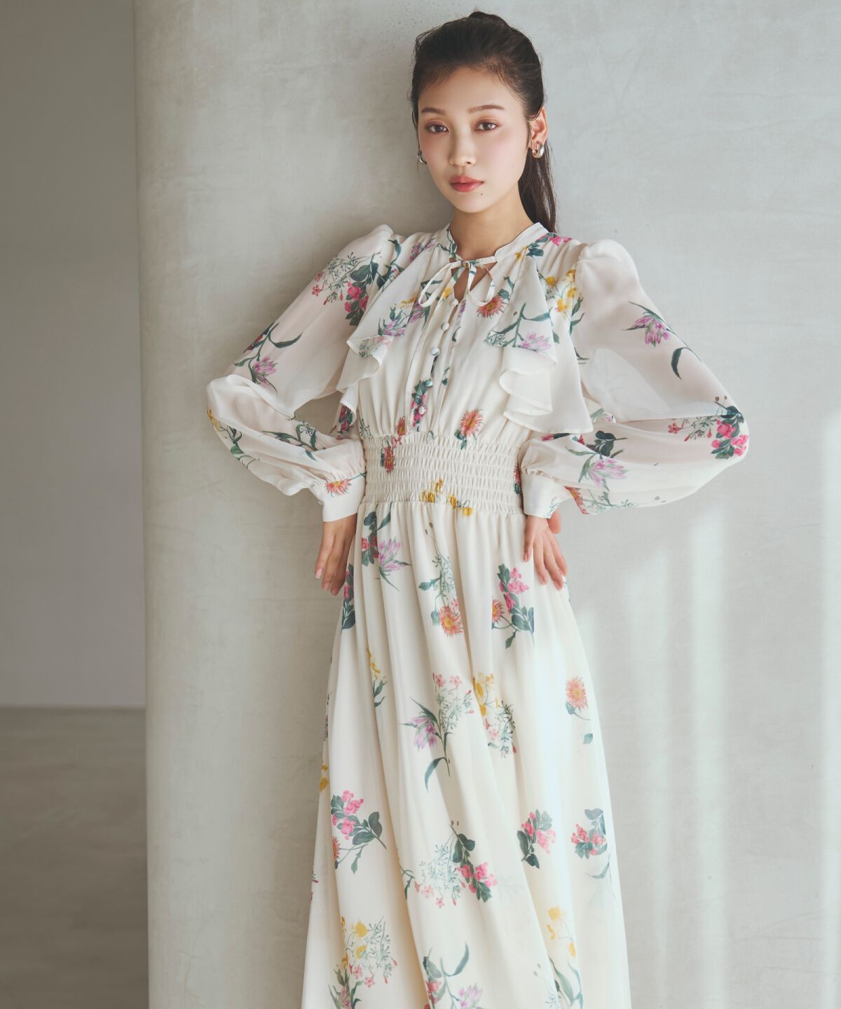 アンドクチュール「フリルケープフラワープリントワンピース」|ワンピース|