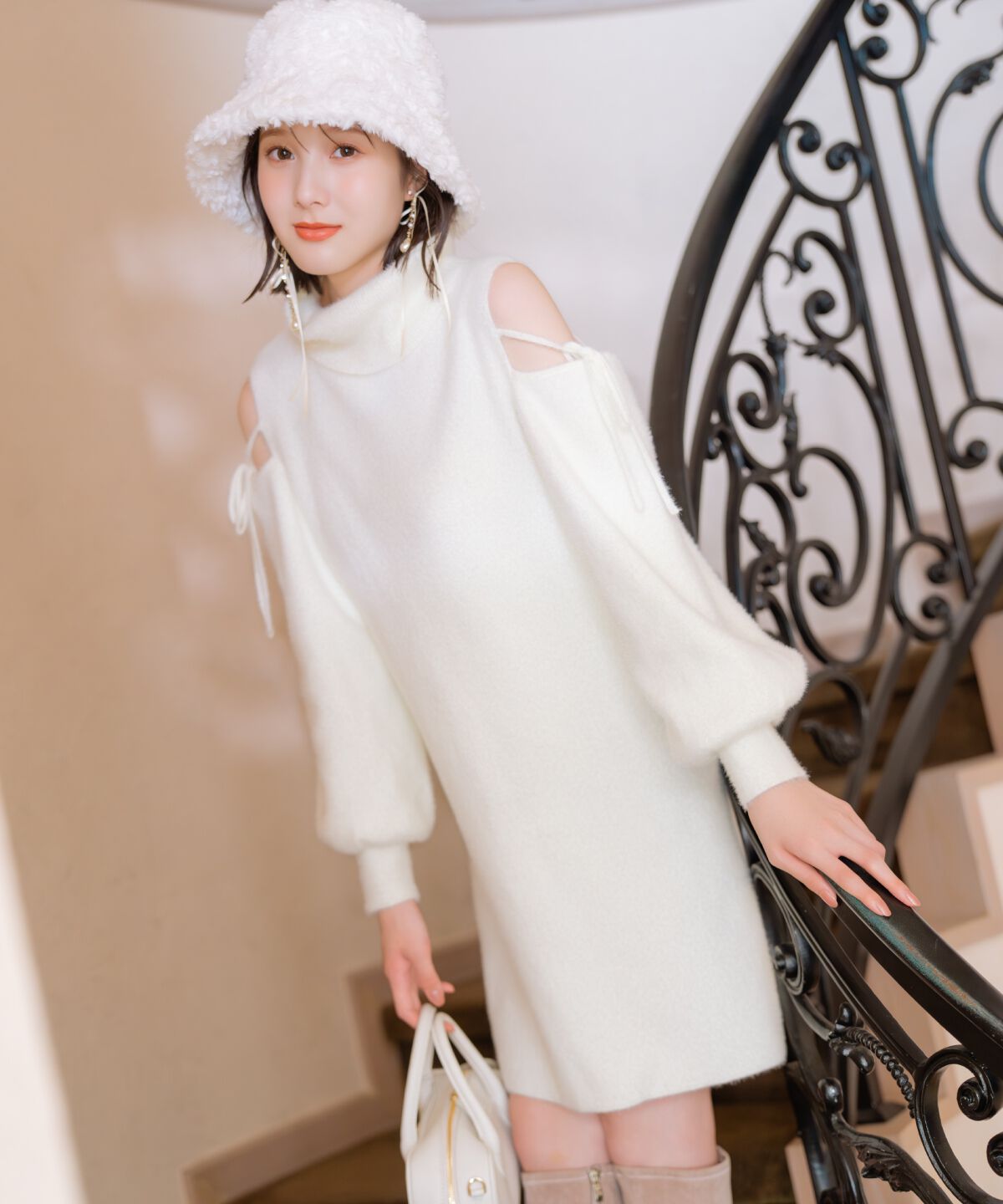 WILLSELECTION「オープンショルダーラメフェザーニットワンピース」|ワンピース|オフ