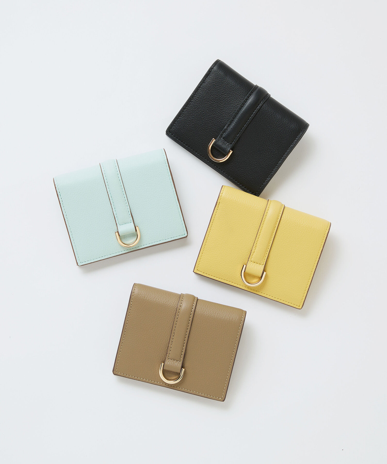 TOPKAPI TREASURE「【TREASURE TOPKAPI】ソフトレザー ベルトデザイン 二つ折り財布」|財布|ブラック