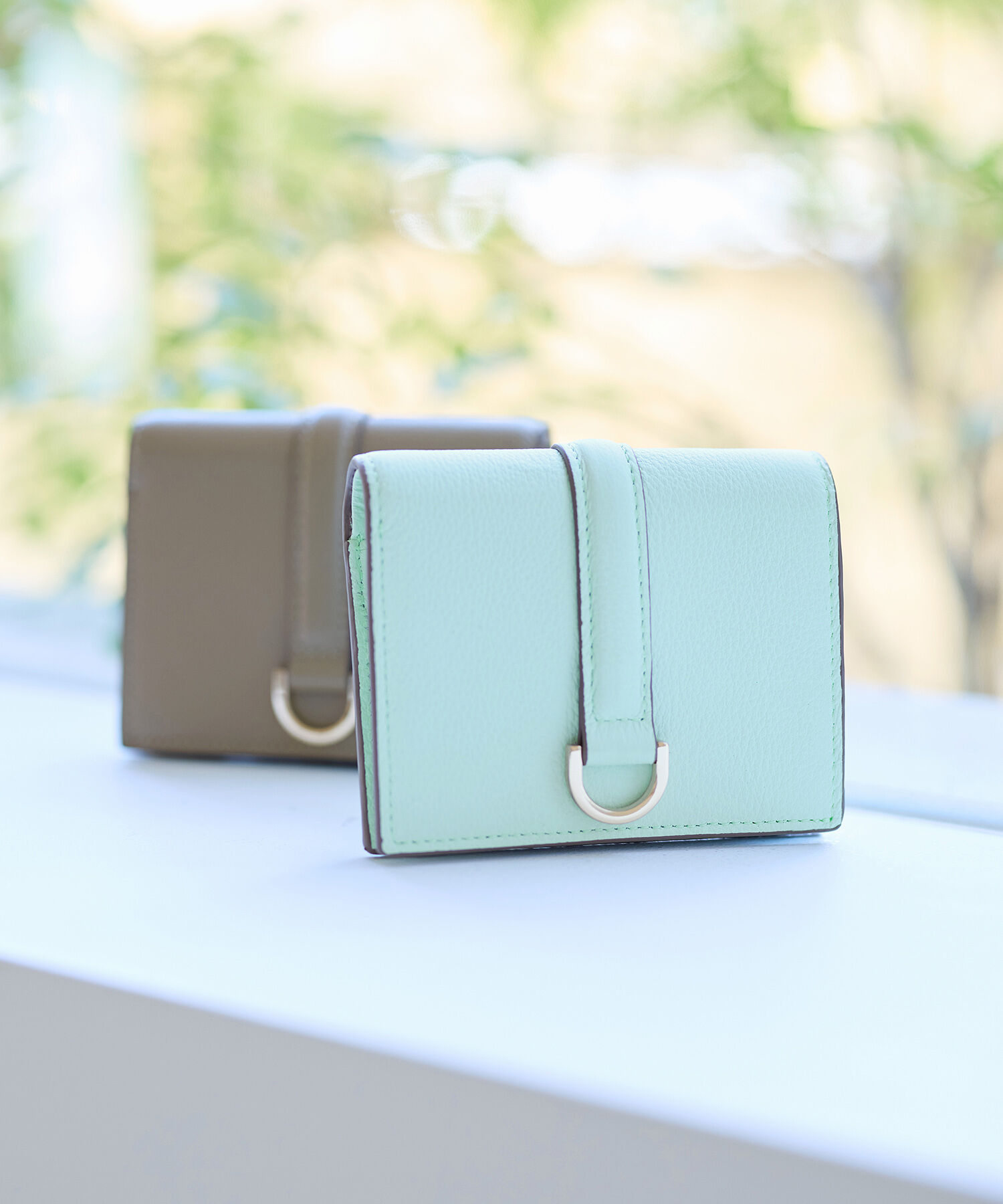 TOPKAPI TREASURE「【TREASURE TOPKAPI】ソフトレザー ベルトデザイン 二つ折り財布」|財布|ペールブルー