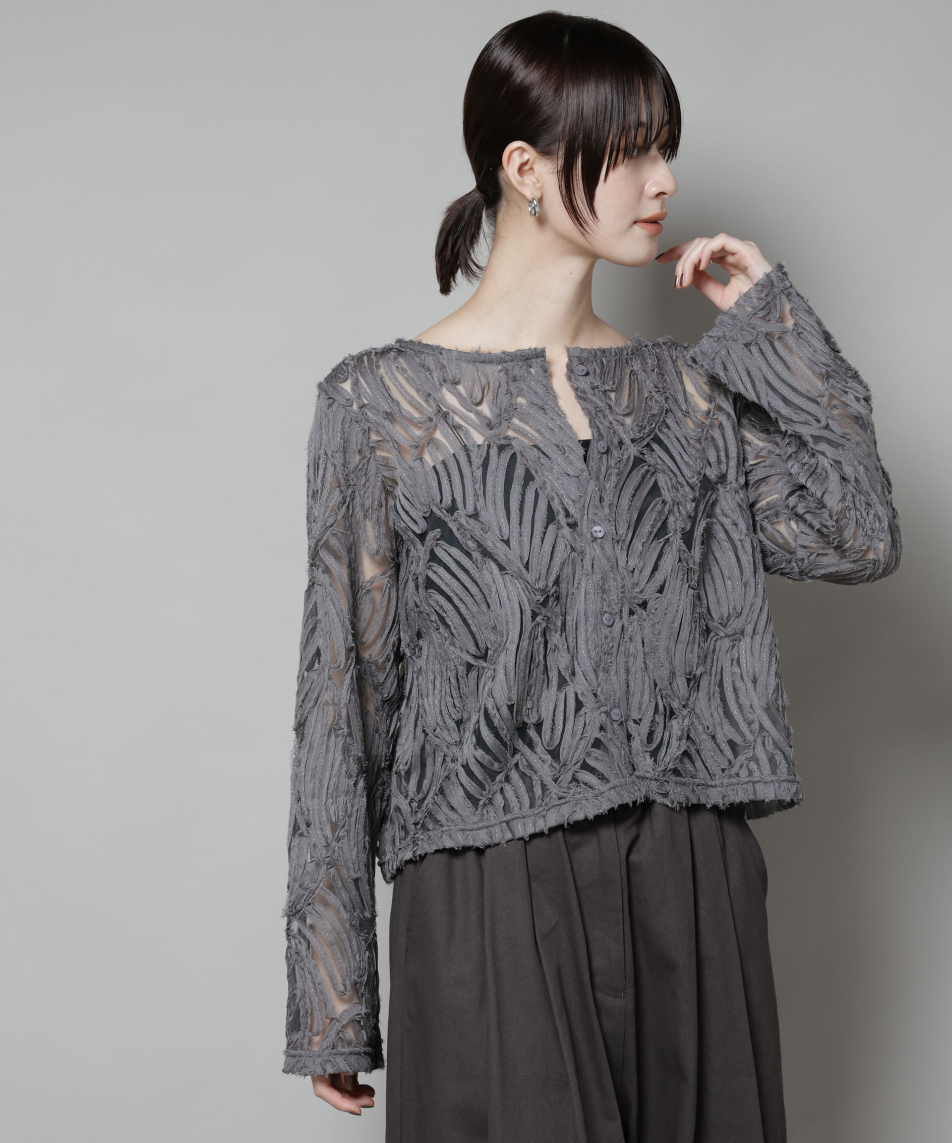 nano･universe「テープ刺繍チュール前後2wayカーディガン(セットアップ可)」|シャツ・ブラウス|グレー