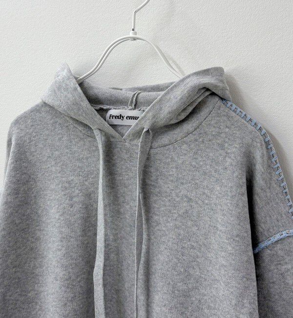 fredy emue「フード付き配色ステッチニットプルオーバー」|ニット・セーター|