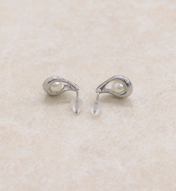 fredy emue「センターパールドロップピアス」|ピアス|