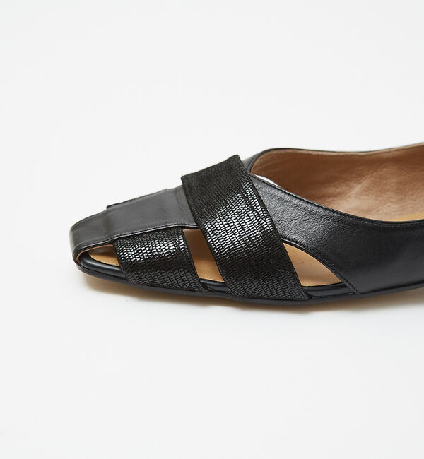 AU BANNISTER「グルカモチーフフラットパンプス」|パンプス|