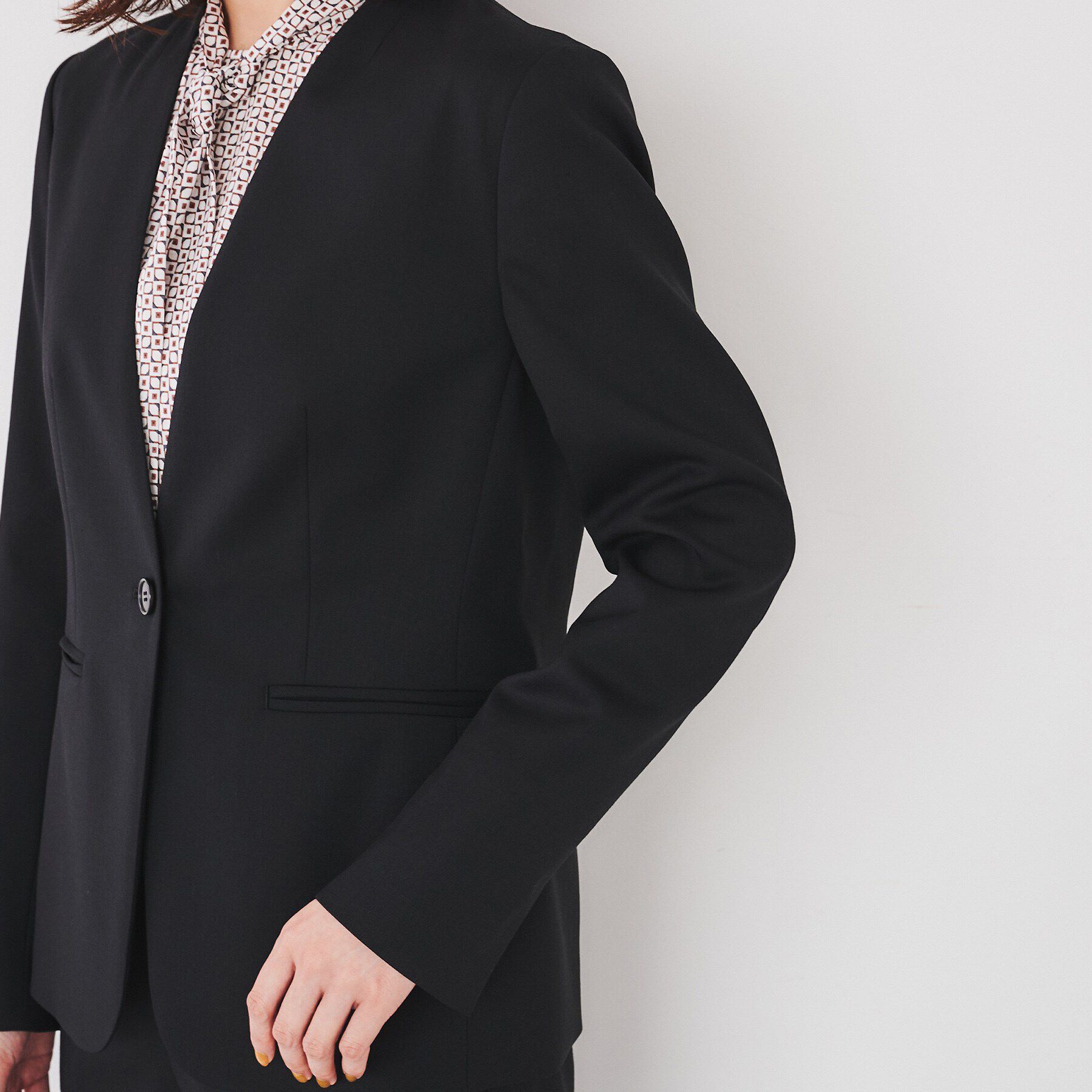 UNTITLED「【洗える通勤スーツ】レジェールギャバ　ストレッチカラーレスジャケット」|ノーカラージャケット|