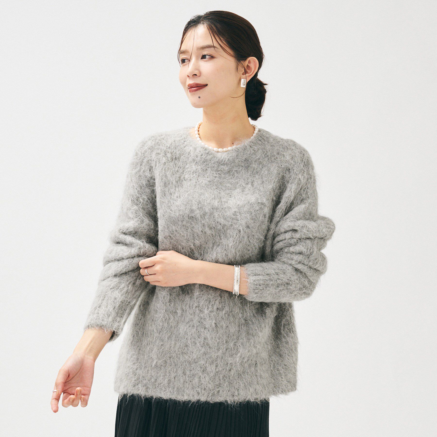 UNTITLED「【ゆったり】アルパカ混シャギーニット」|ニット・セーター|グレー(012)