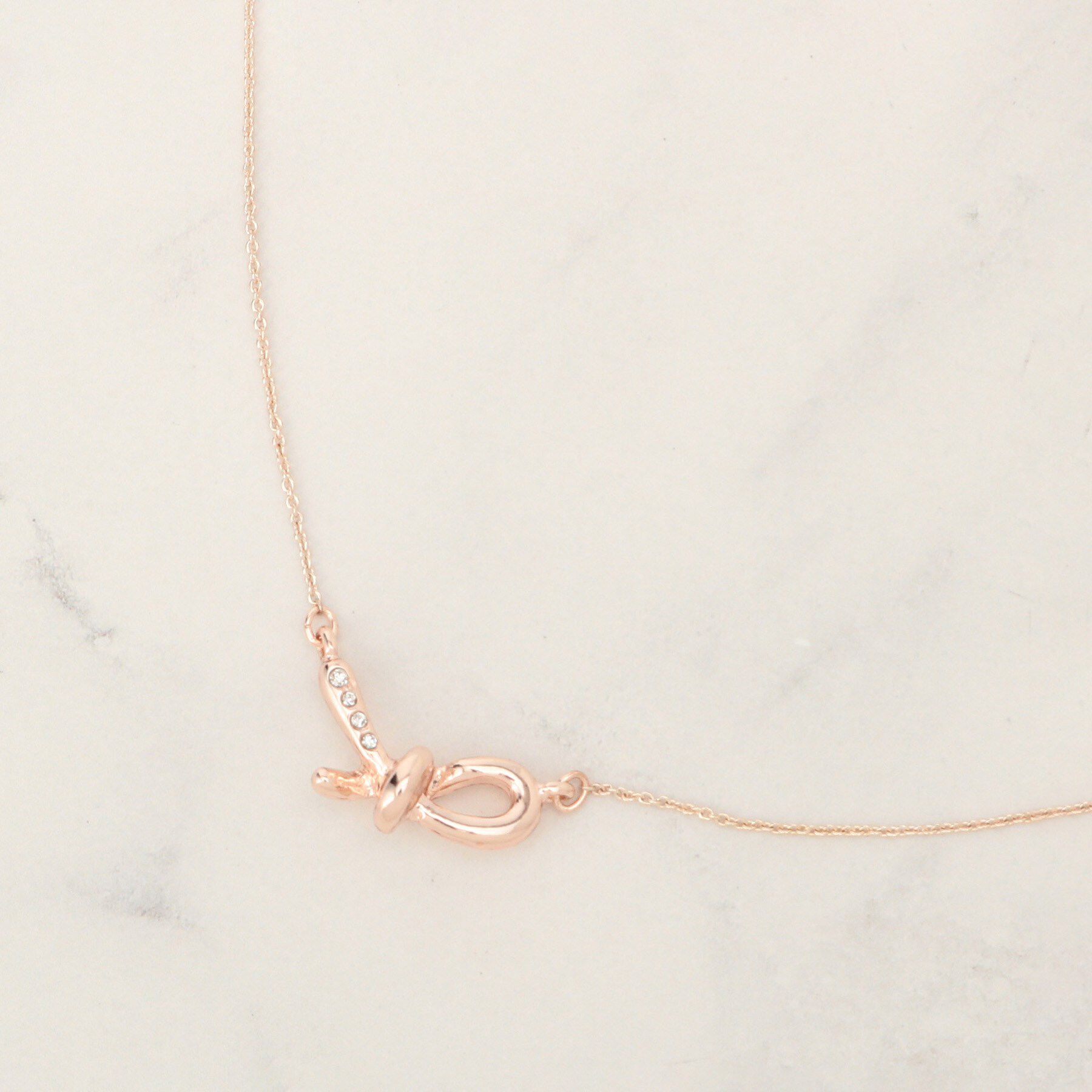 grove「ノットビジューショートネックレス」|ネックレス|ピンクシルバー(00