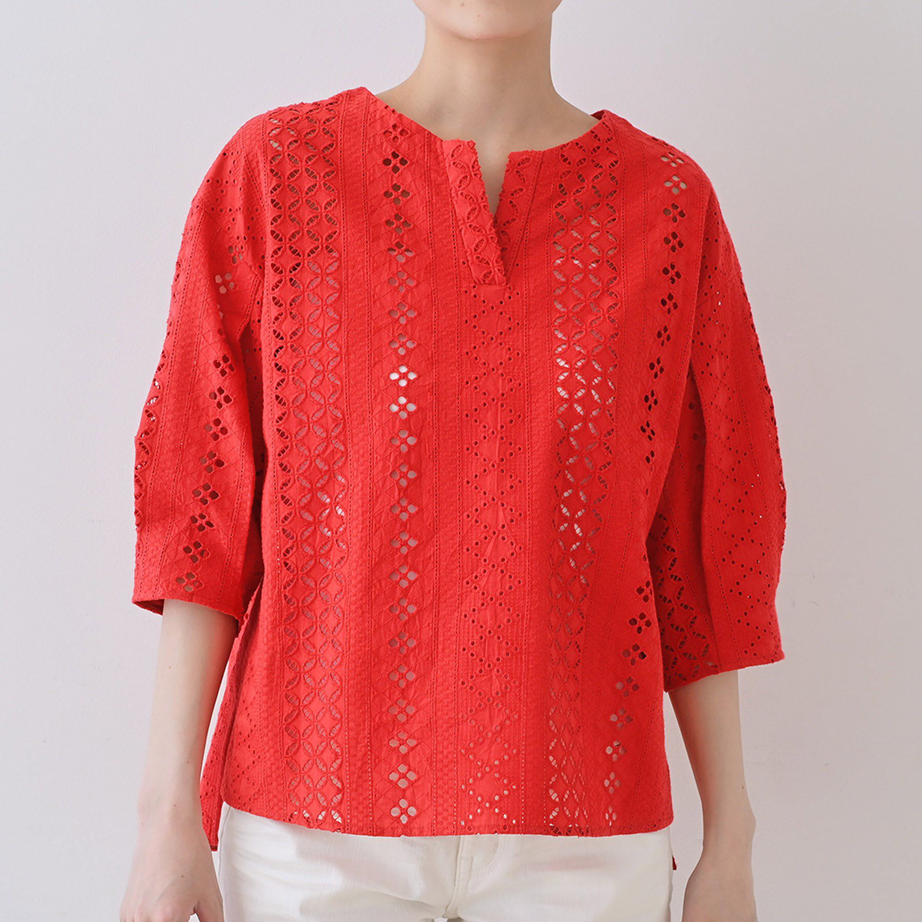 INDIVI「【刺繍／レース】スラッシュネックブラウス」|シャツ・ブラウス|