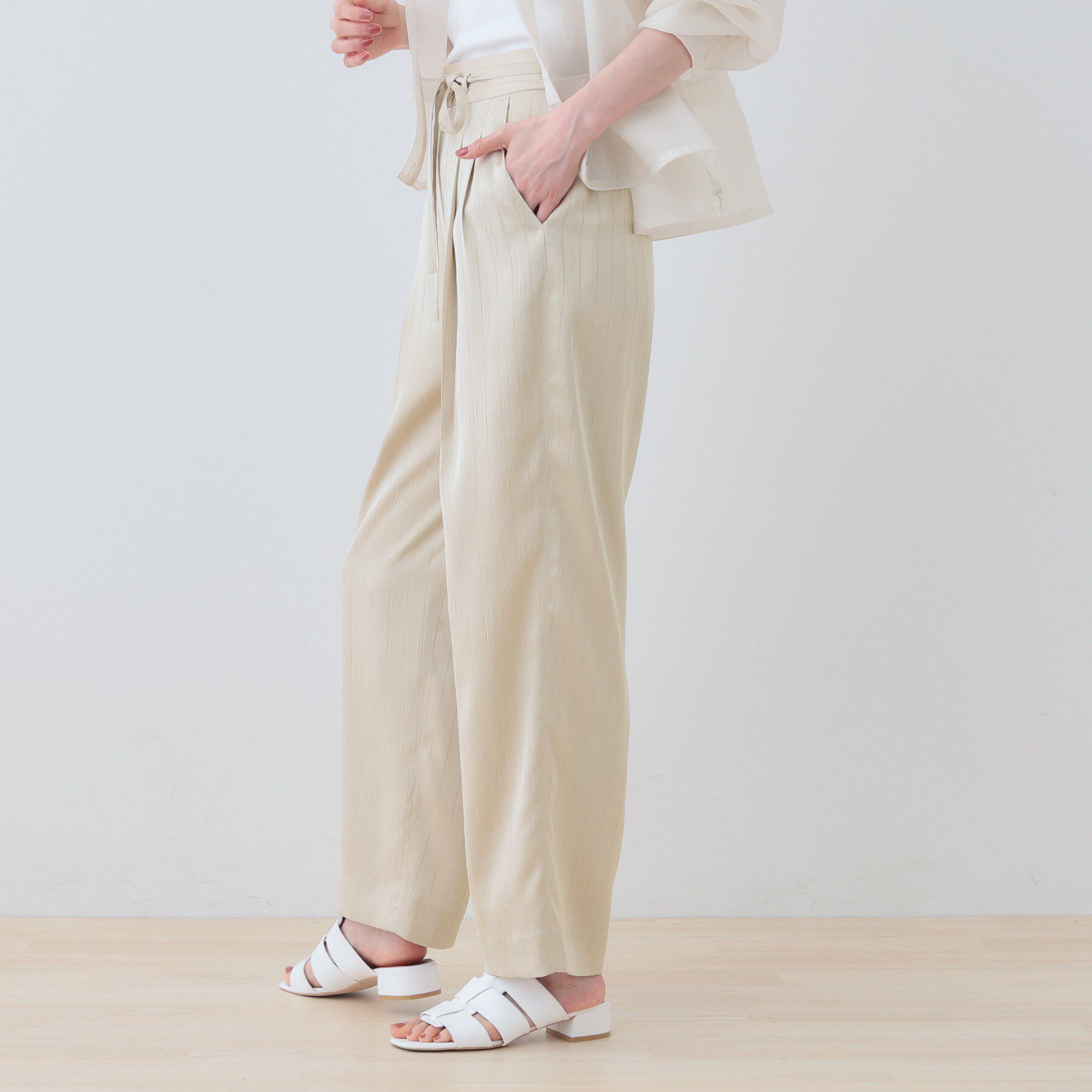 INDIVI「【洗える／UVケア／サッシュベルト付】ストライプ柄サテンテーパードパンツ」|その他|