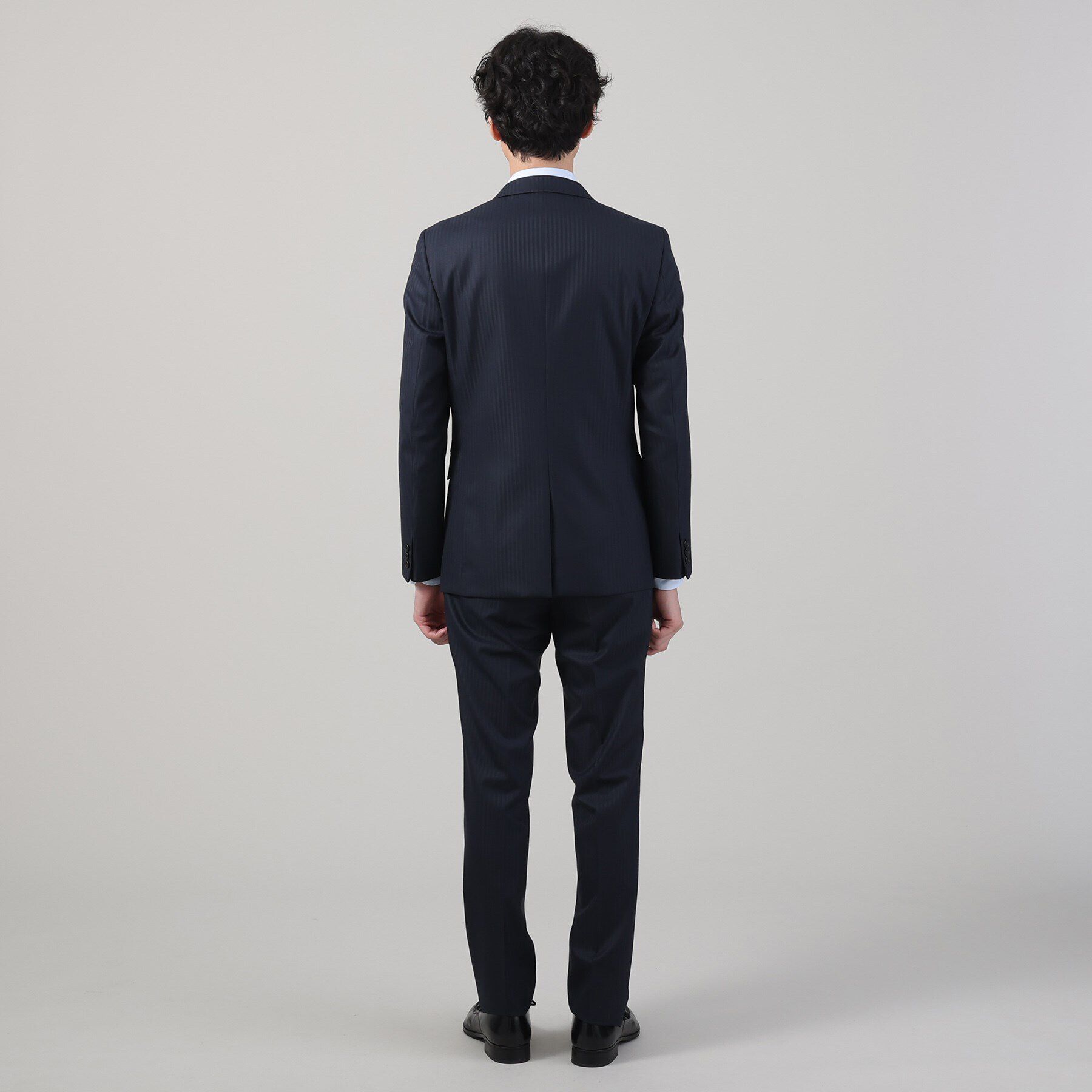 TAKEO KIKUCHI「【ナローモデル】シャイニー ヘリンボン ストライプ スーツ/3ピース対応可」|スーツ|