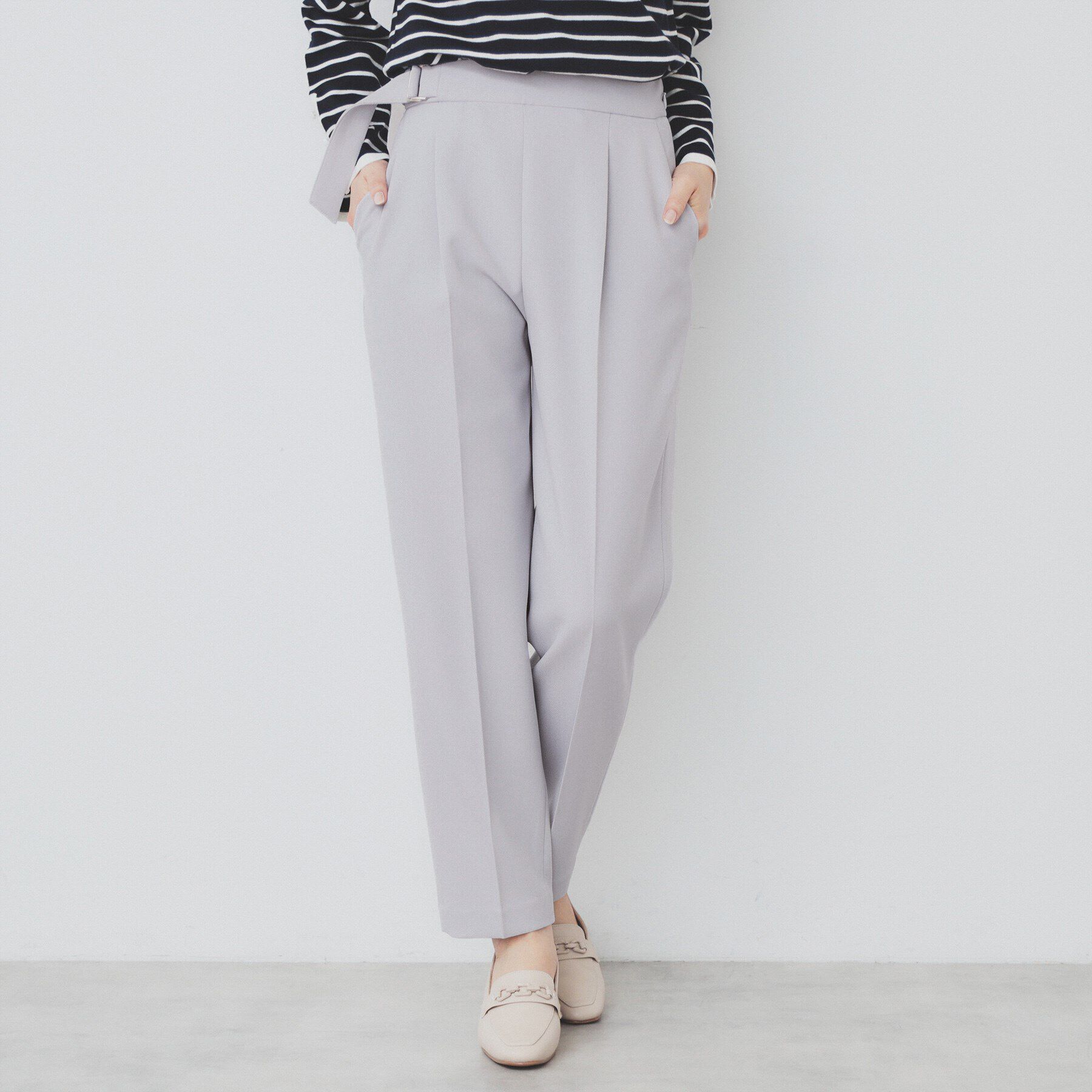 index「サイドバックルストレッチテーパードパンツ【洗濯機可・イージーアイロン・防シワ】」|その他|ライトグレー(011