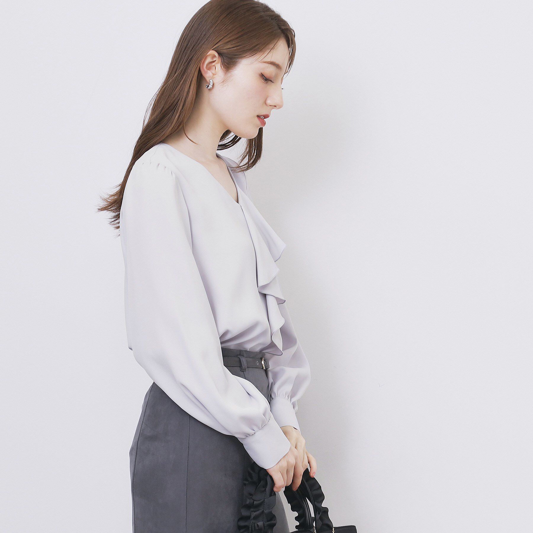 index「Vネックフリルブラウス【洗濯機OK/イージーアイロン】」|シャツ・ブラウス|