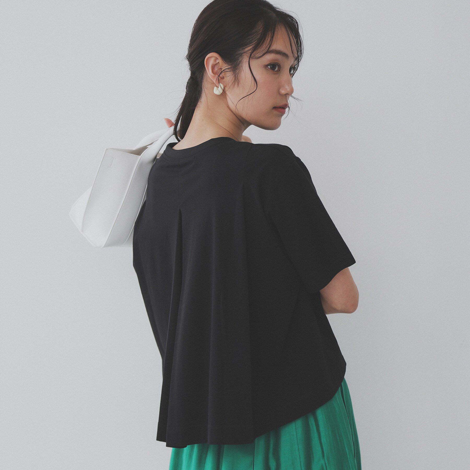 OPAQUE.CLIP「バックフレアショートTシャツ【洗濯機洗い可】」|Tシャツ・カットソー|