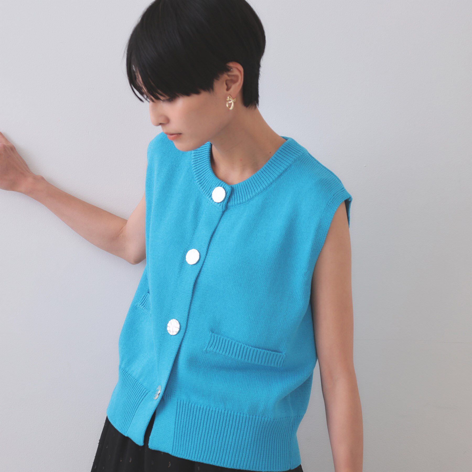 OPAQUE.CLIP「変形ブロンズボタンニットベスト【洗濯機洗い可】」|ベスト・ジレ|