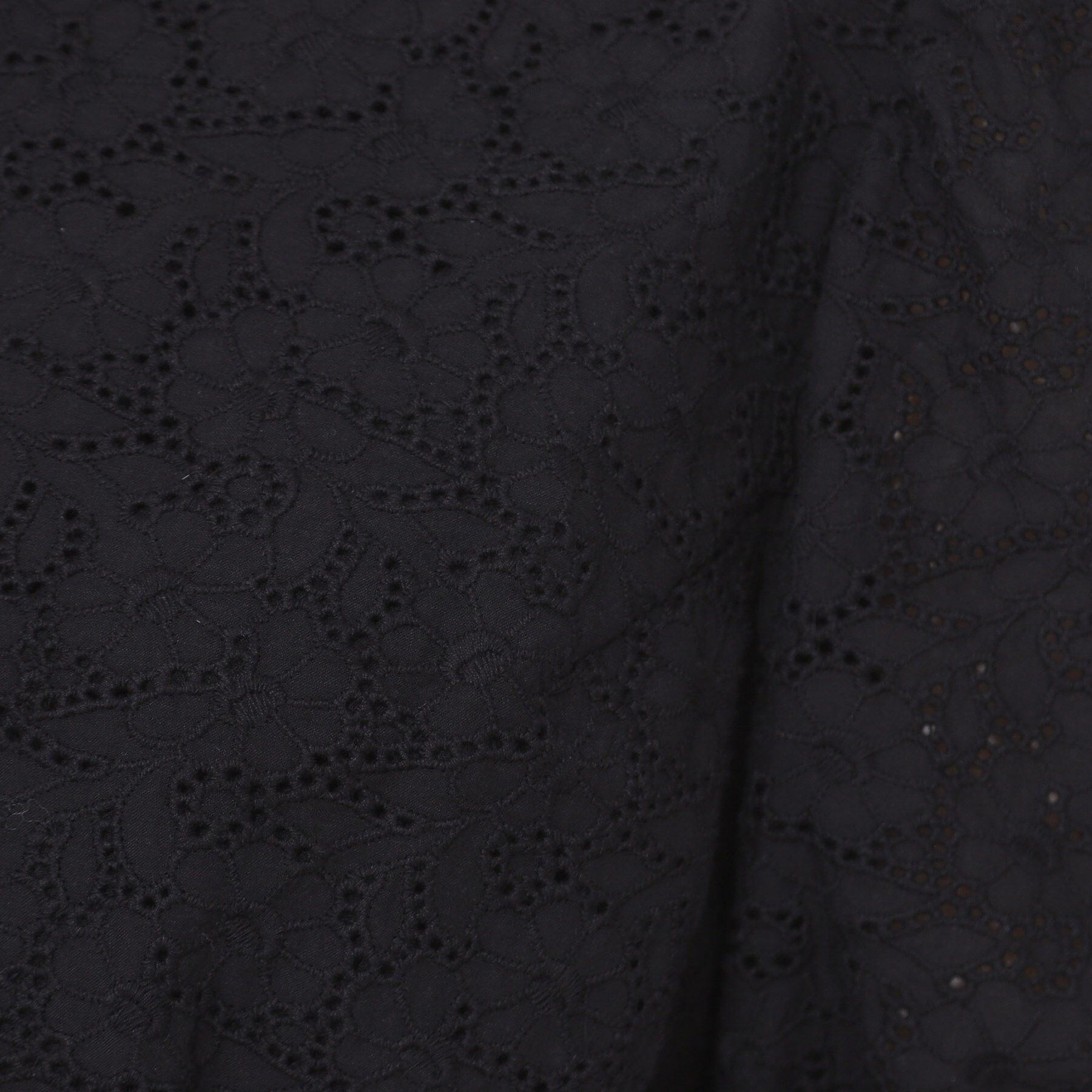 Couture broach「【一枚で着映える・花柄刺繍・5分袖】バックレースアップ カットワークレースブラウス」|シャツ・ブラウス|