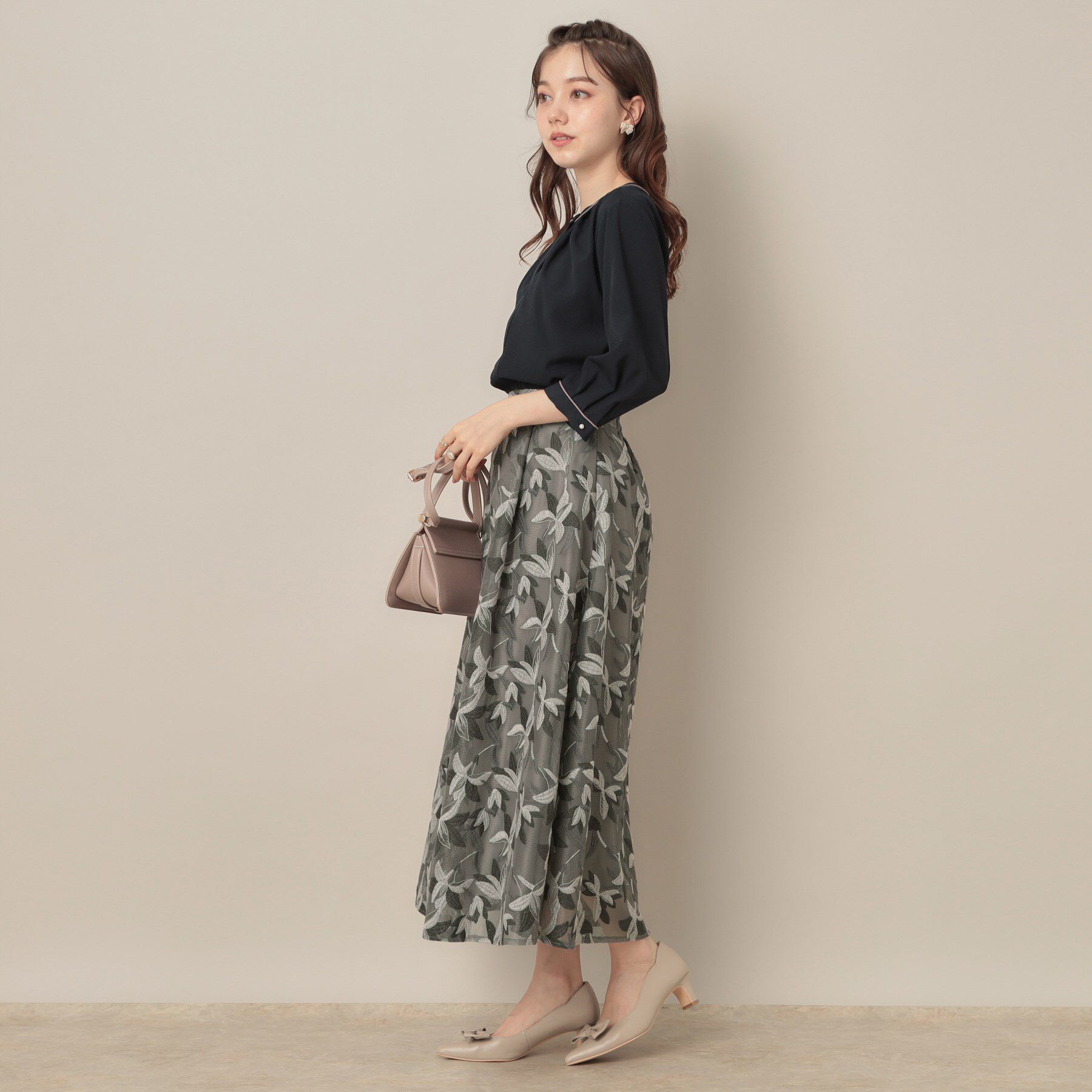 Couture broach「【花柄・きれいめ・通勤】リンドウエンブロメッシュスカート」|スカート|