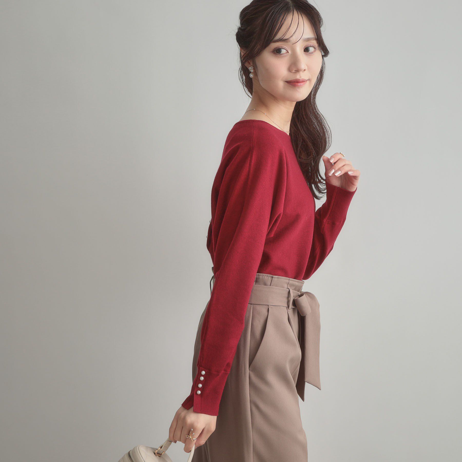 Couture broach「【大人上品・通勤・前後2WAY】バックパール調ドルマンニット」|ニット・セーター|