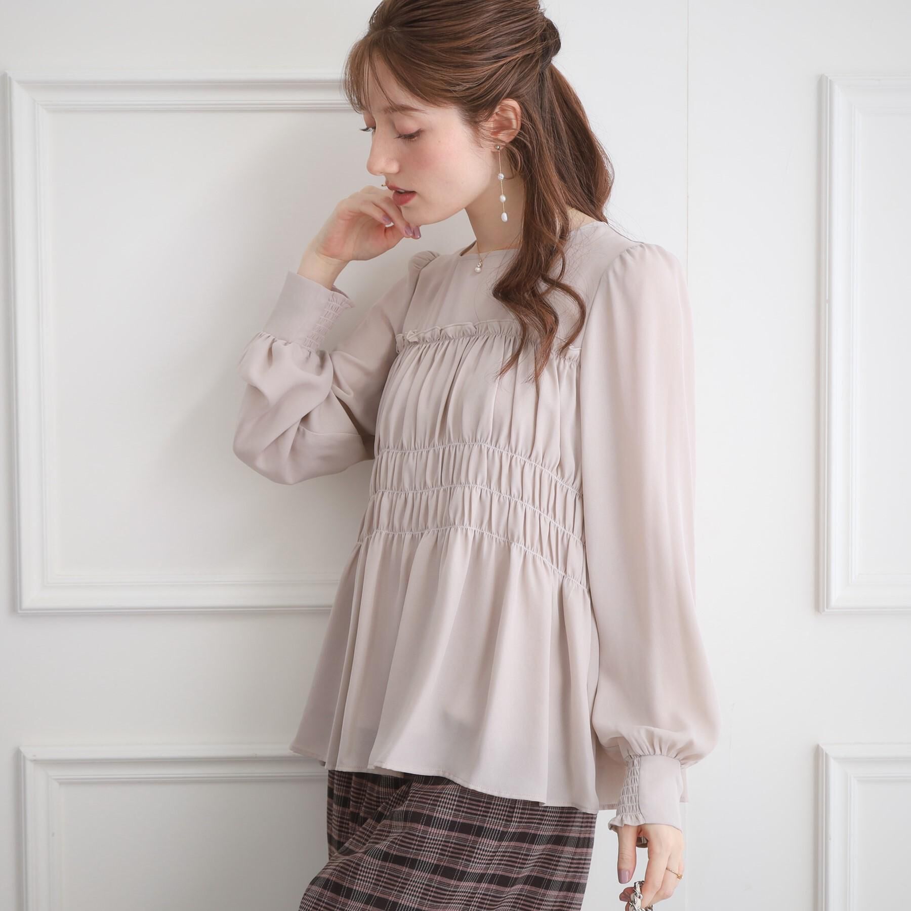 Couture broach「【マシンウォッシャブル・きれいめ・通勤】シャーリングチュニックブラウス」|シャツ・ブラウス|