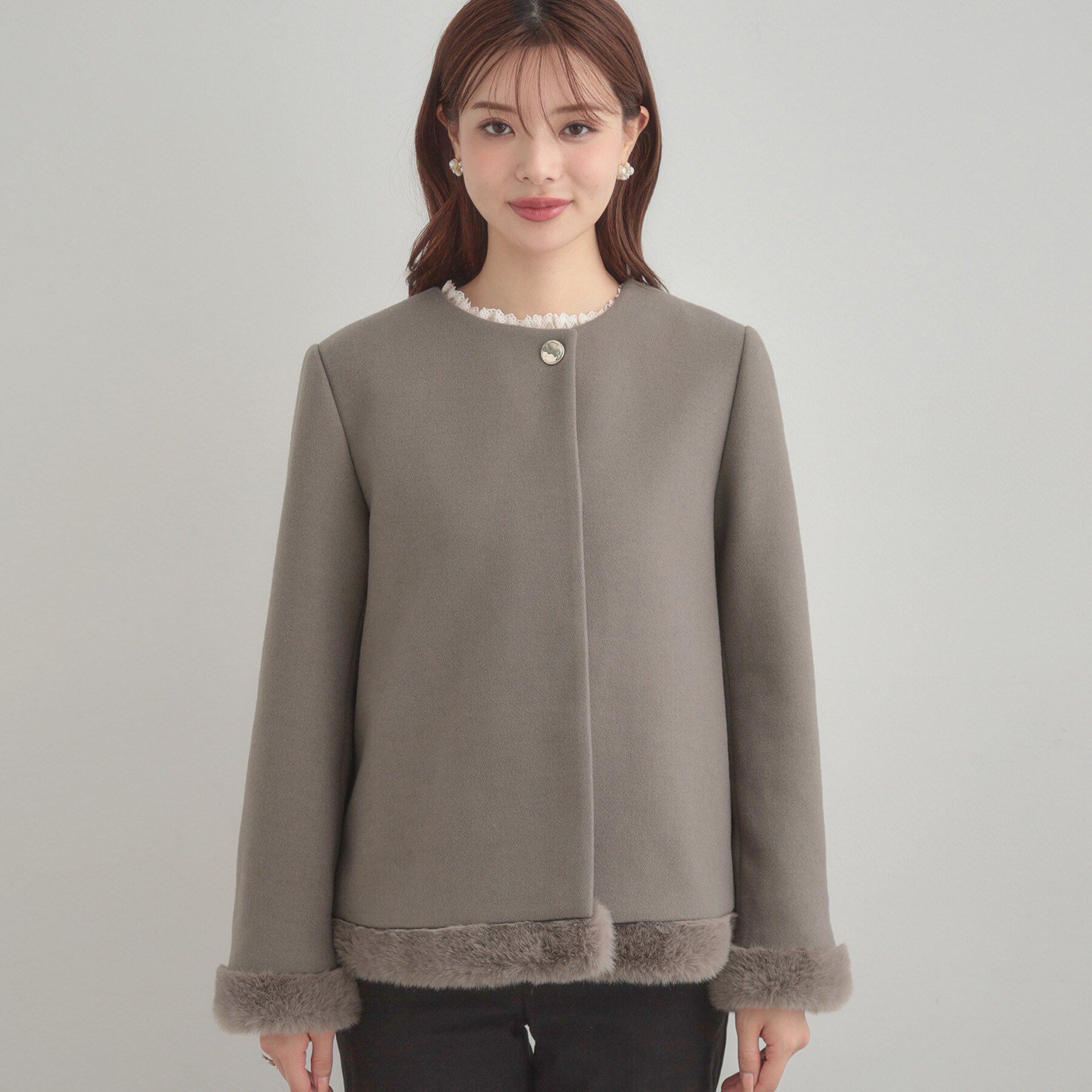 Couture broach「【大人レディ・フェイクファー取り外し可能】ケープ風ショートコート」|ノーカラーコート|