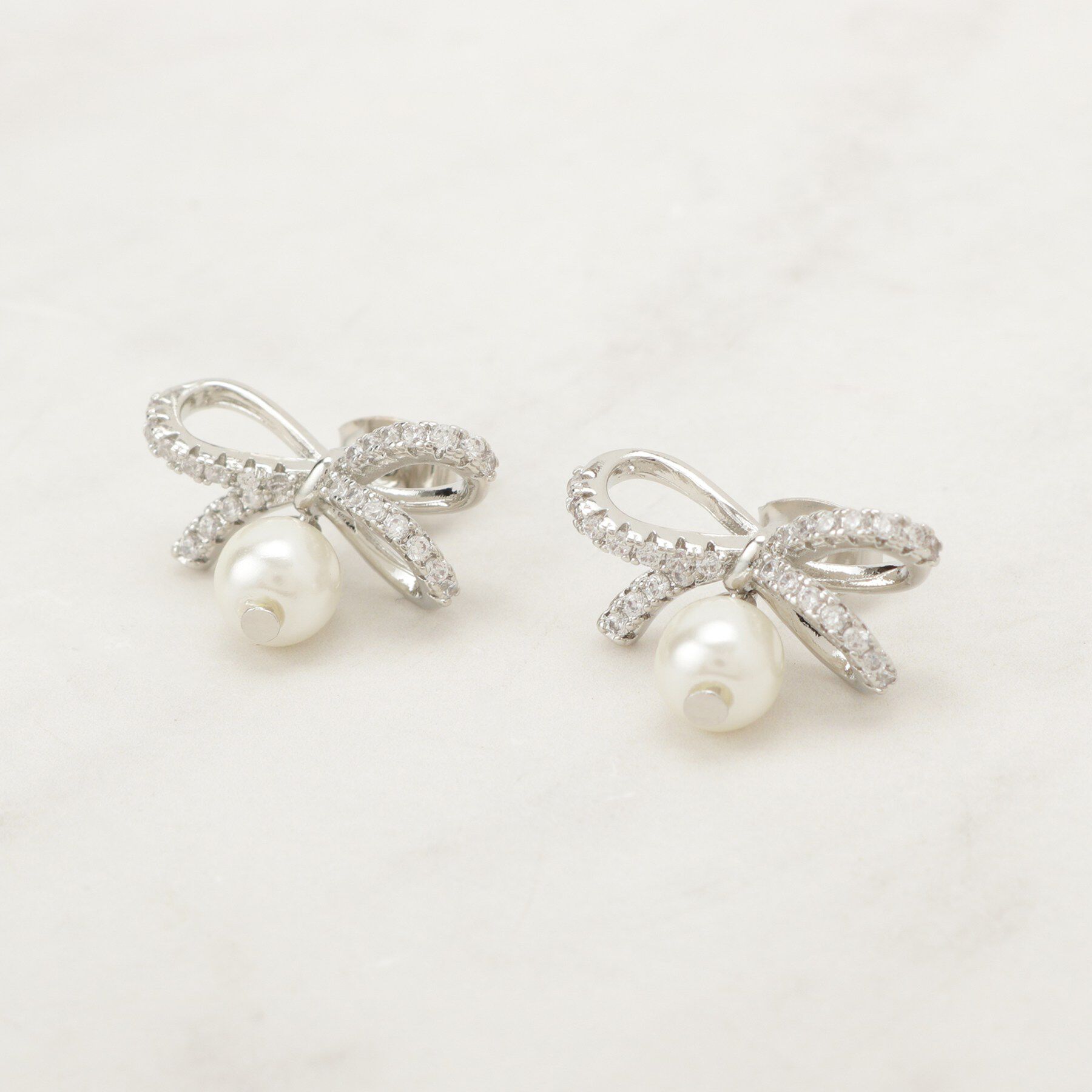 Couture broach「ビジューリボンパール調ピアス」|ピアス|シルバー(006)