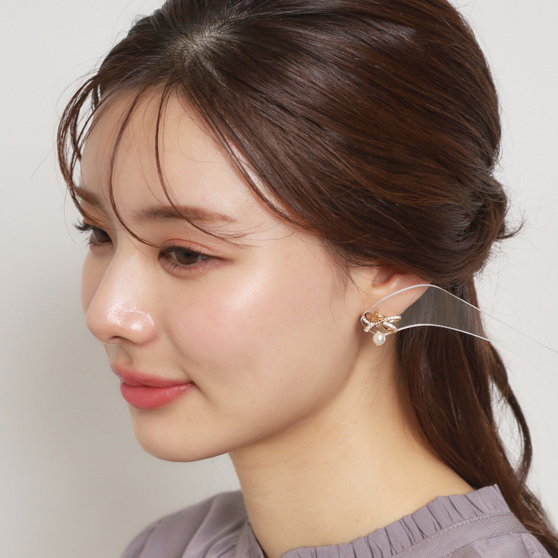 Couture broach「ビジューリボンパール調ピアス」|ピアス|