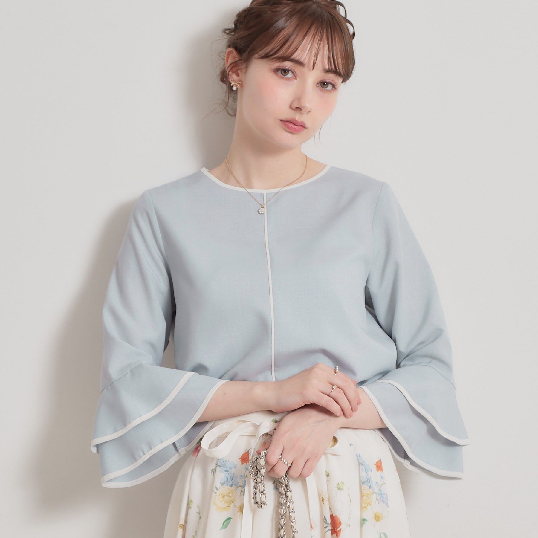 Couture broach「【イージーケア・接触冷感・吸水速乾】配色ラッフルブラウス」|シャツ・ブラウス|