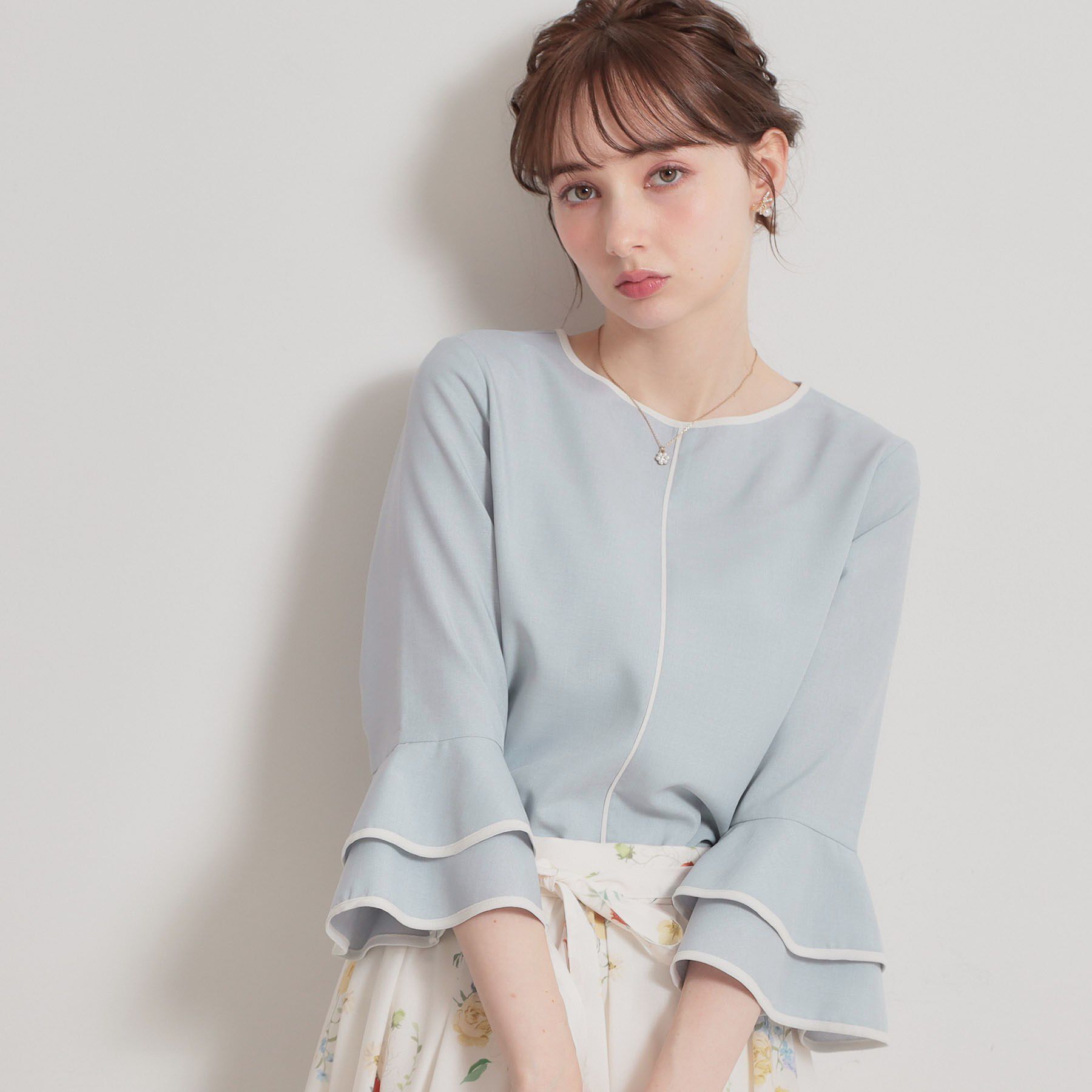 Couture broach「【イージーケア・接触冷感・吸水速乾】配色ラッフルブラウス」|シャツ・ブラウス|