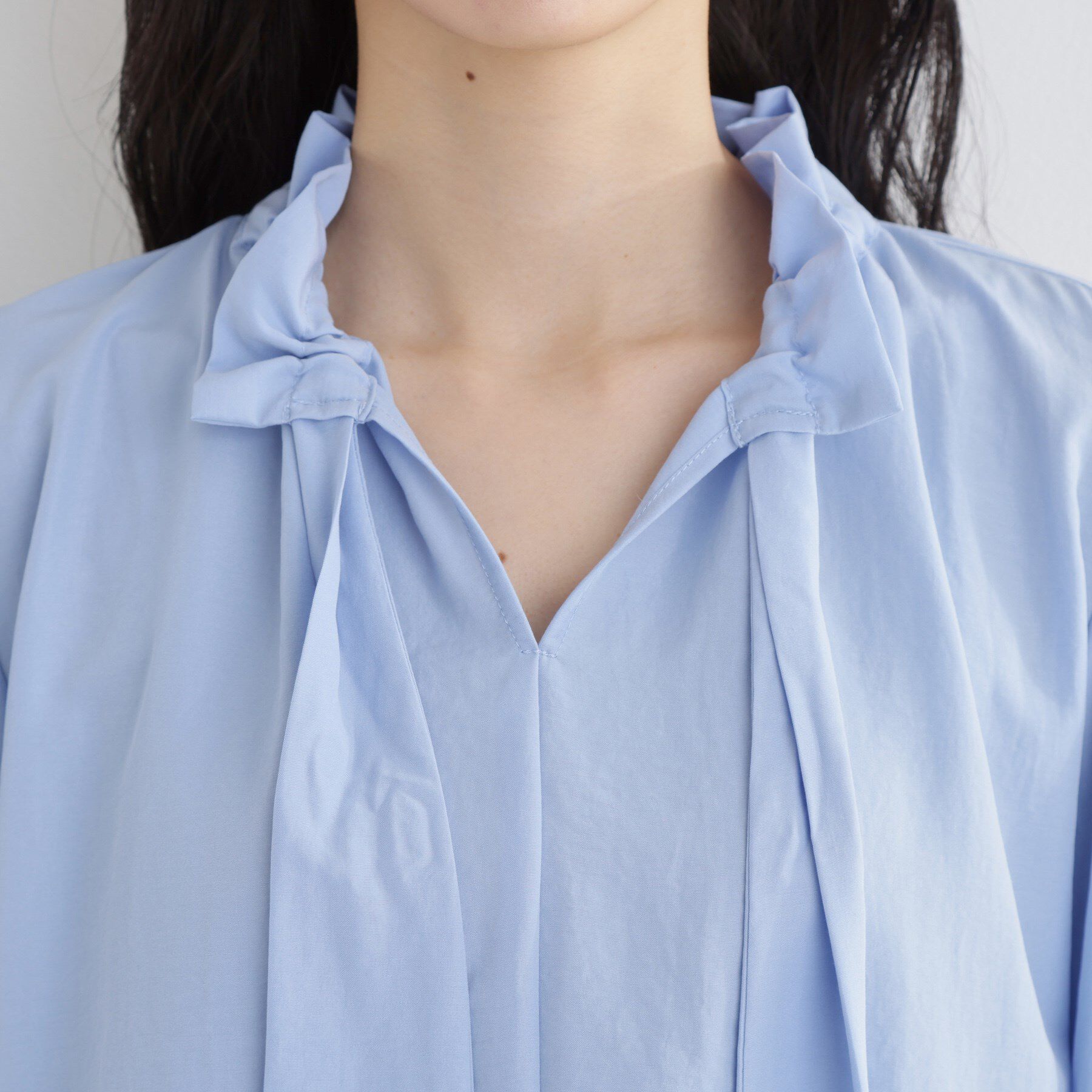 THE SHOP TK「【通勤にもカジュアルにも】ギャザーリボンタイブラウス」|シャツ・ブラウス|