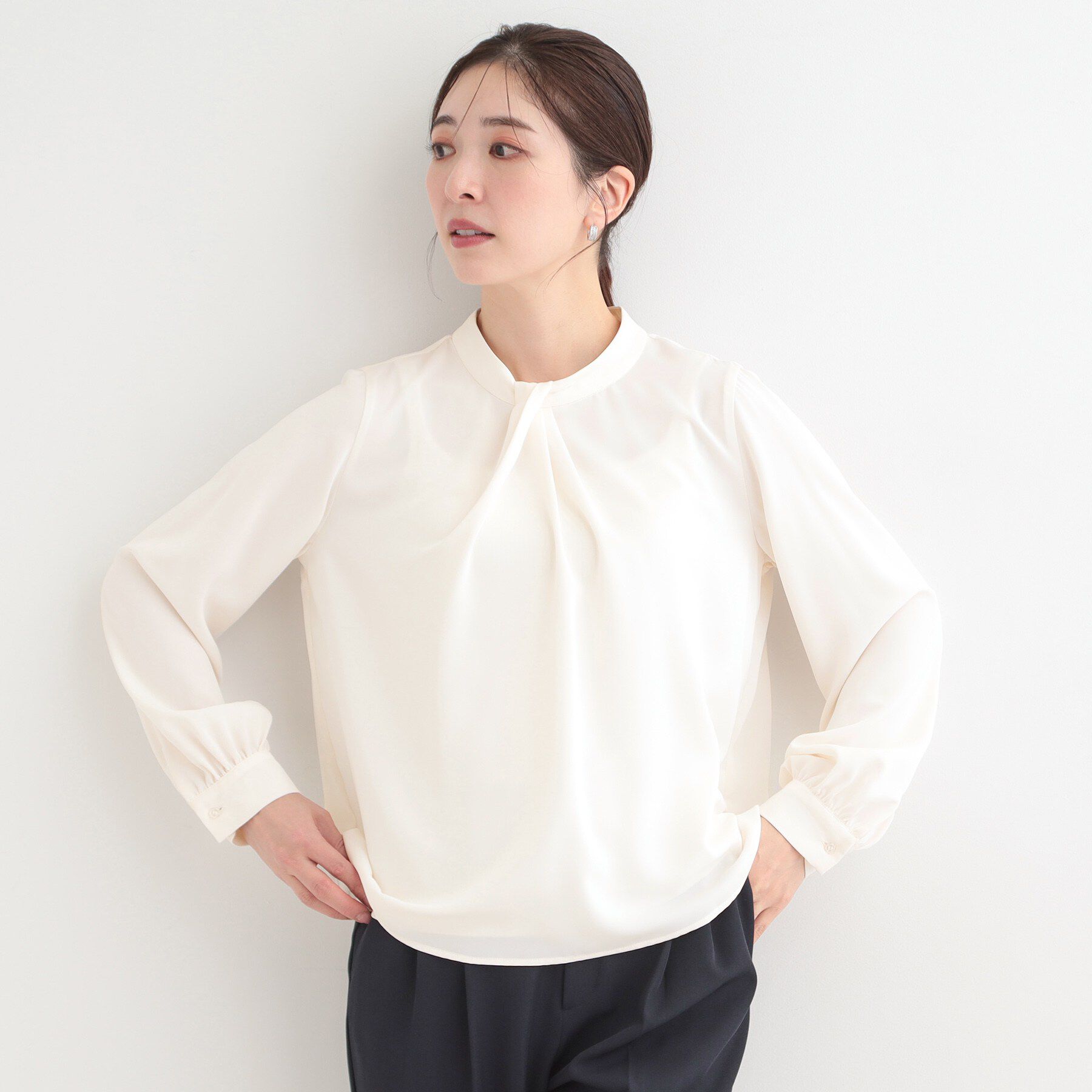 SHOO･LA･RUE「【洗濯機可/吸水速乾】ボウタイ風デザインブラウス」|シャツ・ブラウス|