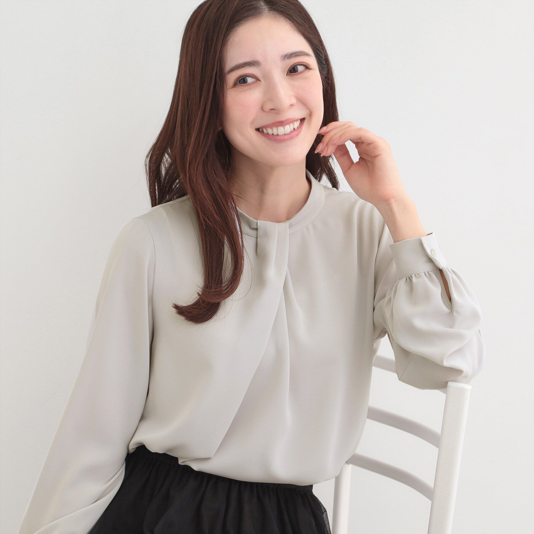 SHOO･LA･RUE「【洗濯機可/吸水速乾】ボウタイ風デザインブラウス」|シャツ・ブラウス|グレー(012)