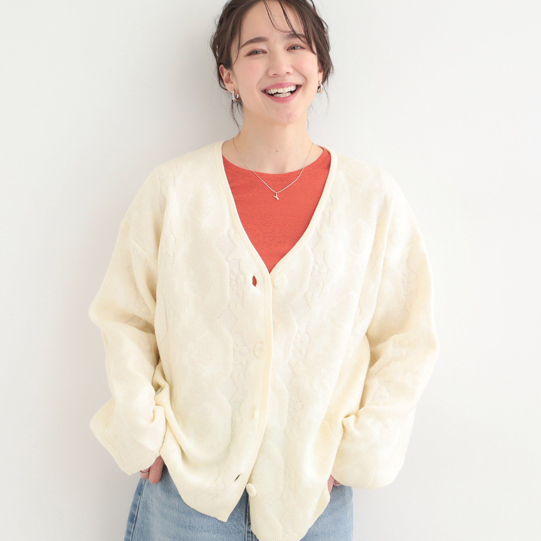 SHOO･LA･RUE「【洗濯機可/S-LL】幾何柄風デザインがアクセント ゆるVネックカーディガン」|カーディガン|アイボリー(004)