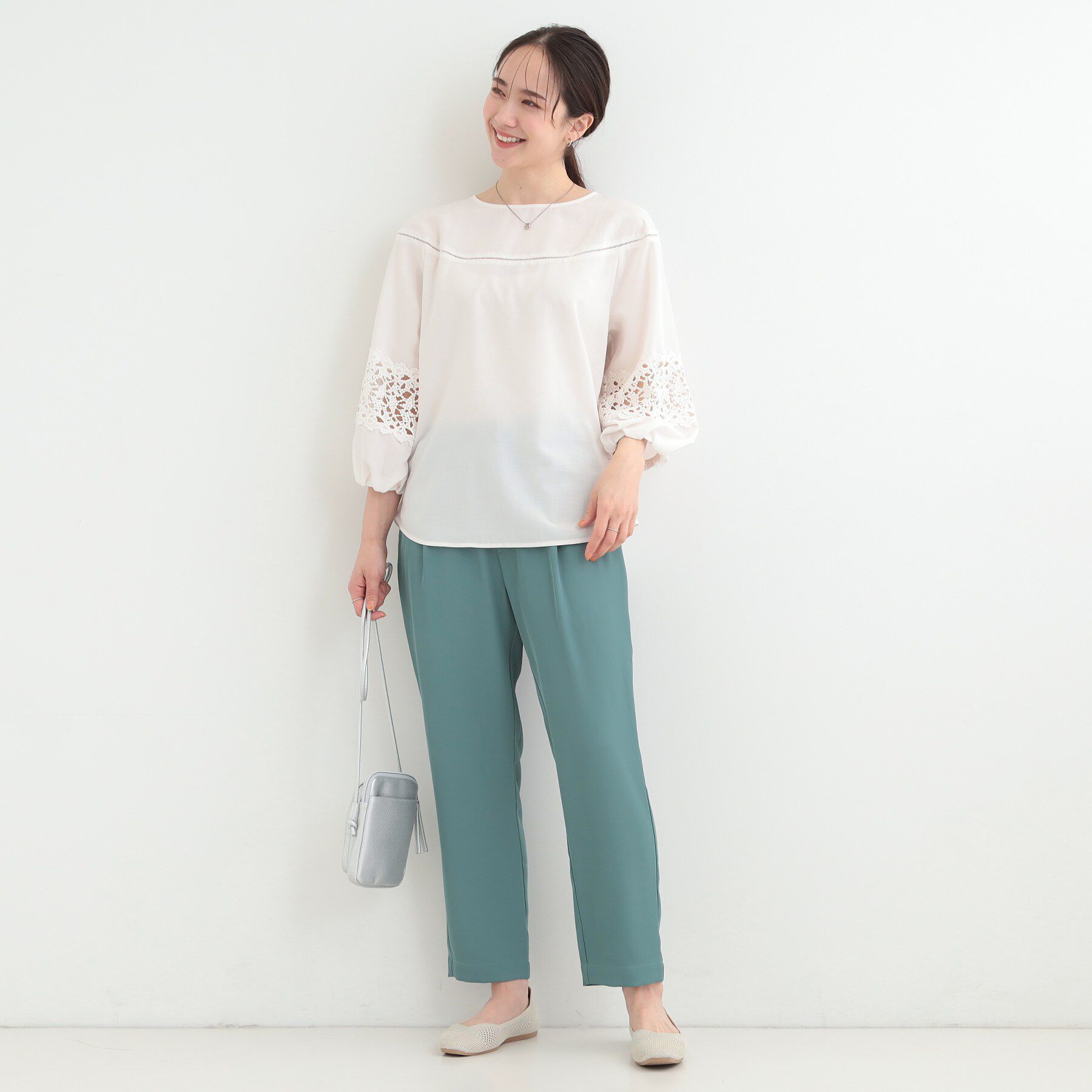 SHOO･LA･RUE「【洗濯機可/S-LL】インせず着られる 透かし編み柄が上品な レース切替ブラウス」|シャツ・ブラウス|