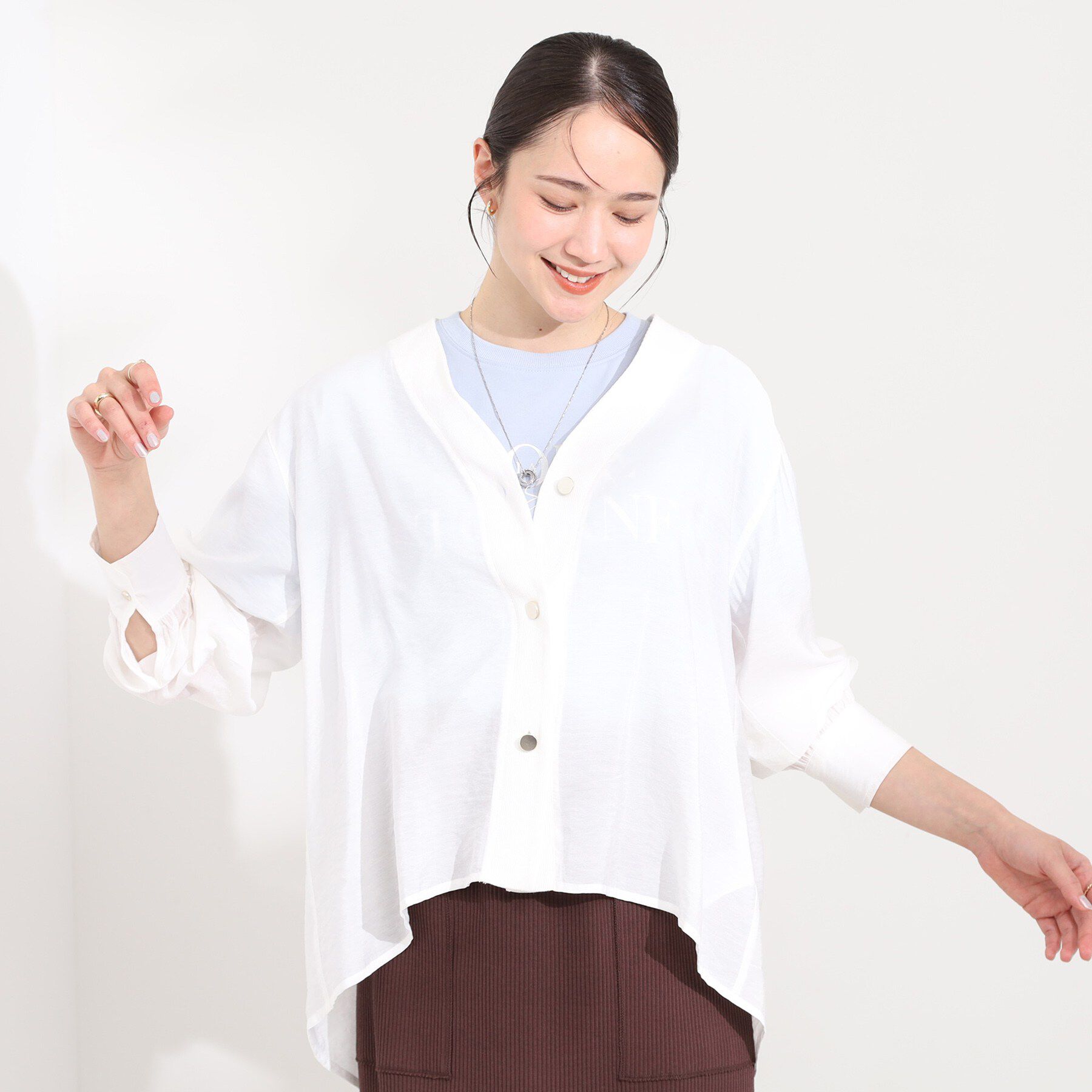 SHOO･LA･RUE「【S-LL/体型カバー】Aラインで身体のラインを拾いにくい シアーシャツカーディガン」|シャツ・ブラウス|