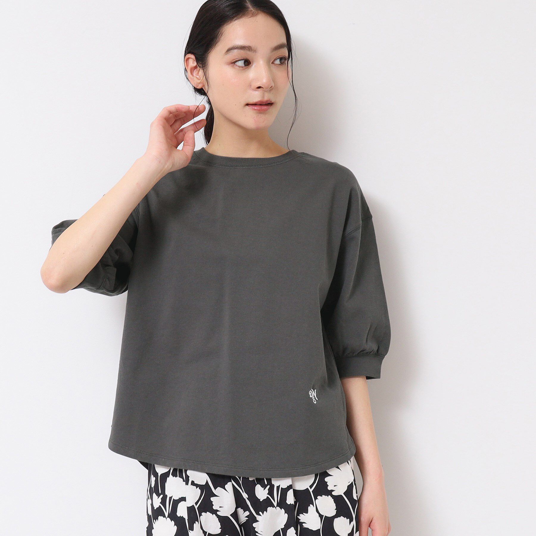 Dessin「【360度可愛い・洗える】バックヘンリーカットソー（5分袖/XS～L）」|Tシャツ・カットソー|