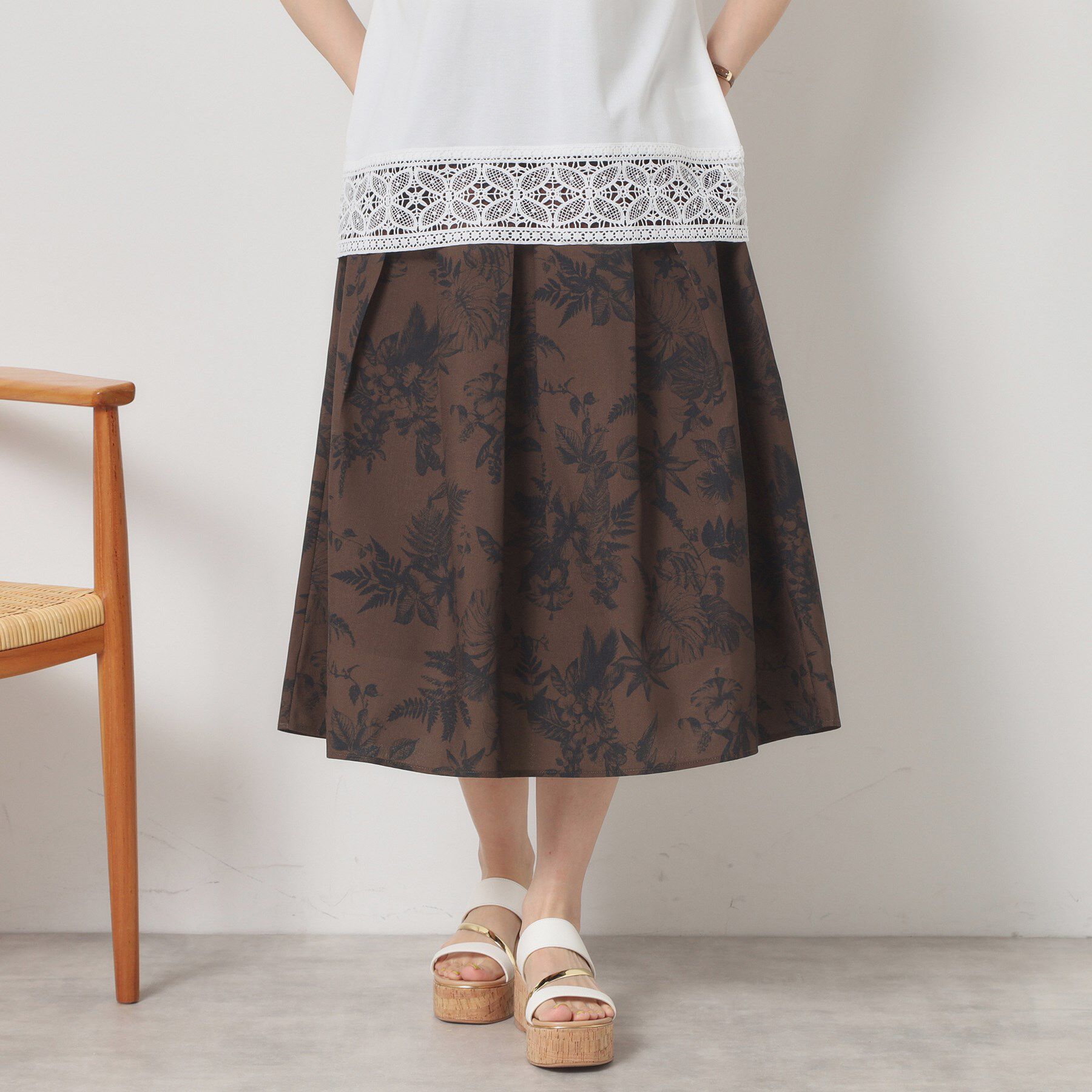 ITS&rsquo;DEMO「【清涼感／ウエスト後ろゴム／手洗い可】麻調花柄タックスカート」|スカート|