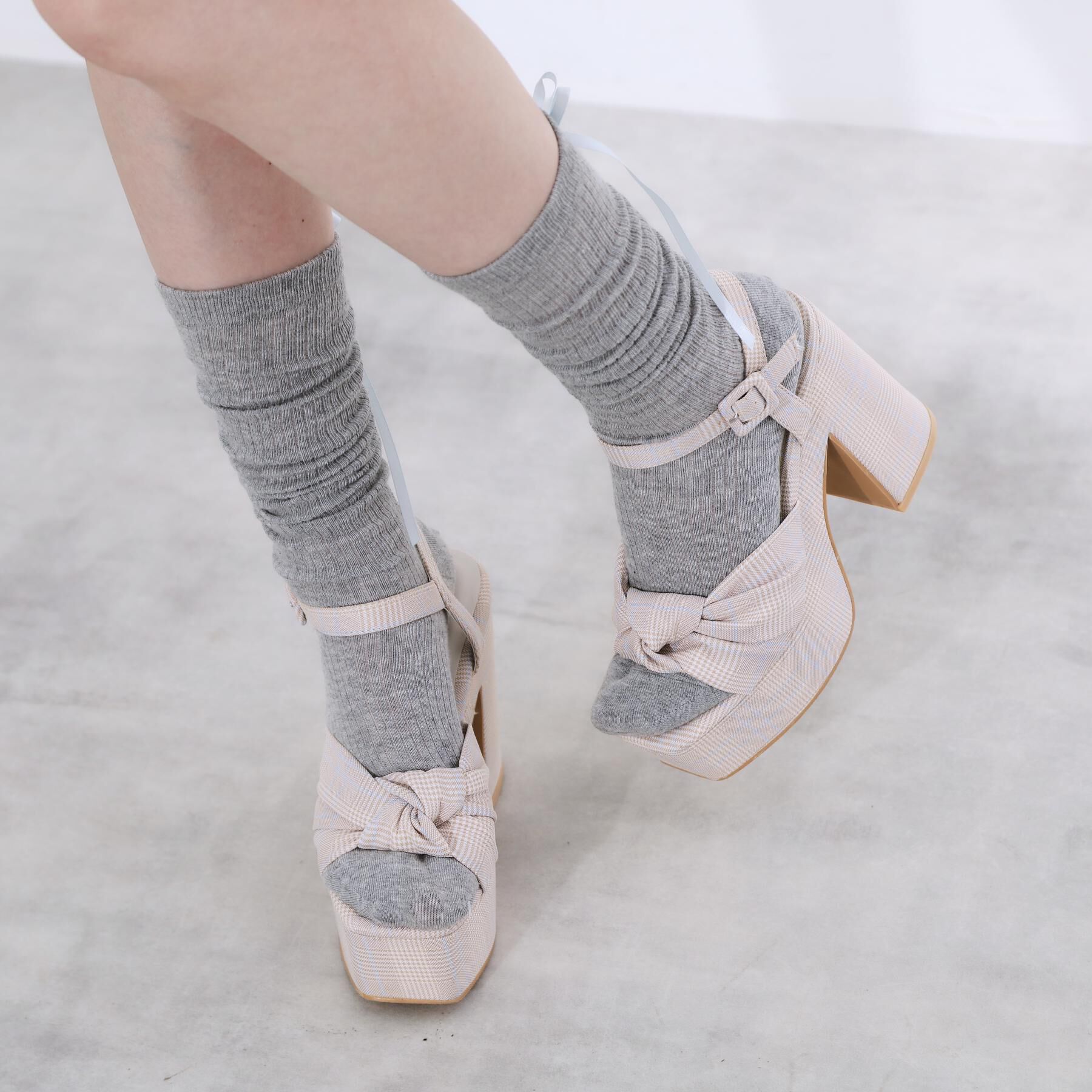 ESPERANZA「【ラク盛り／サンダル】リピーター続出／脚長美脚　ツイストリボンサンダル」|サンダル|ベージュ&times;チェック(