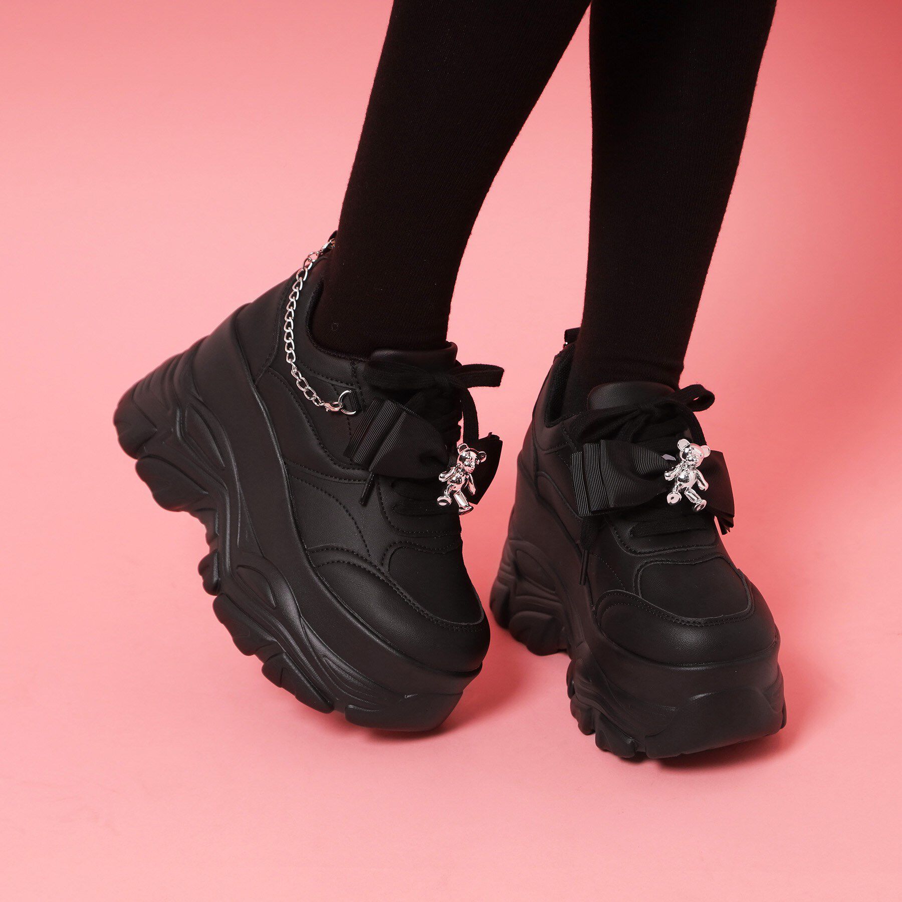 csT&P「クマ&times;チェ―ン付き厚底インヒールスニーカー」|スニーカー|