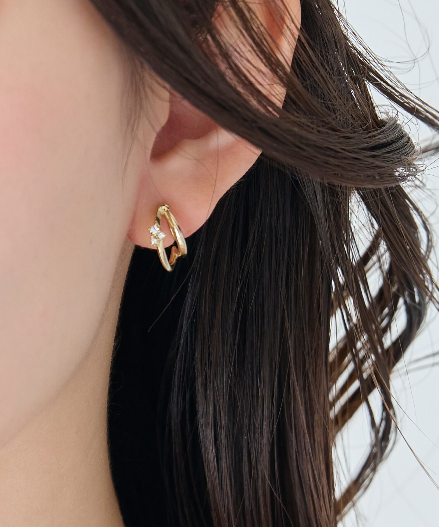 Phoebe「【痛くないシリーズ/アレルギー対応】シャイニーダブルフープライトフィットイヤリング　ゴールド」|イヤリング|ゴールド