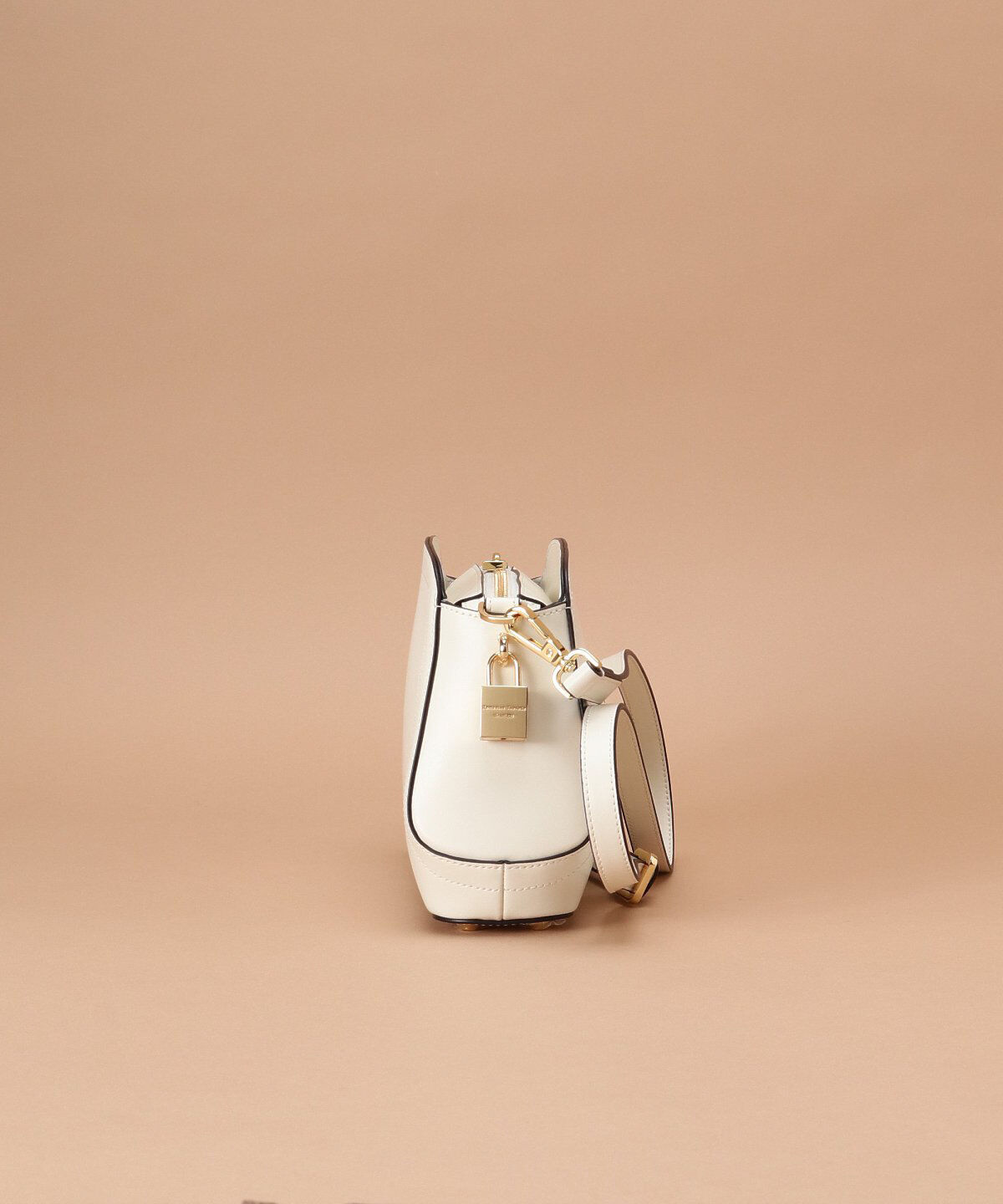 Samantha Thavasa「トラペズミニヨン ショルダーバッグ」|ショルダー・メッセンジャー|