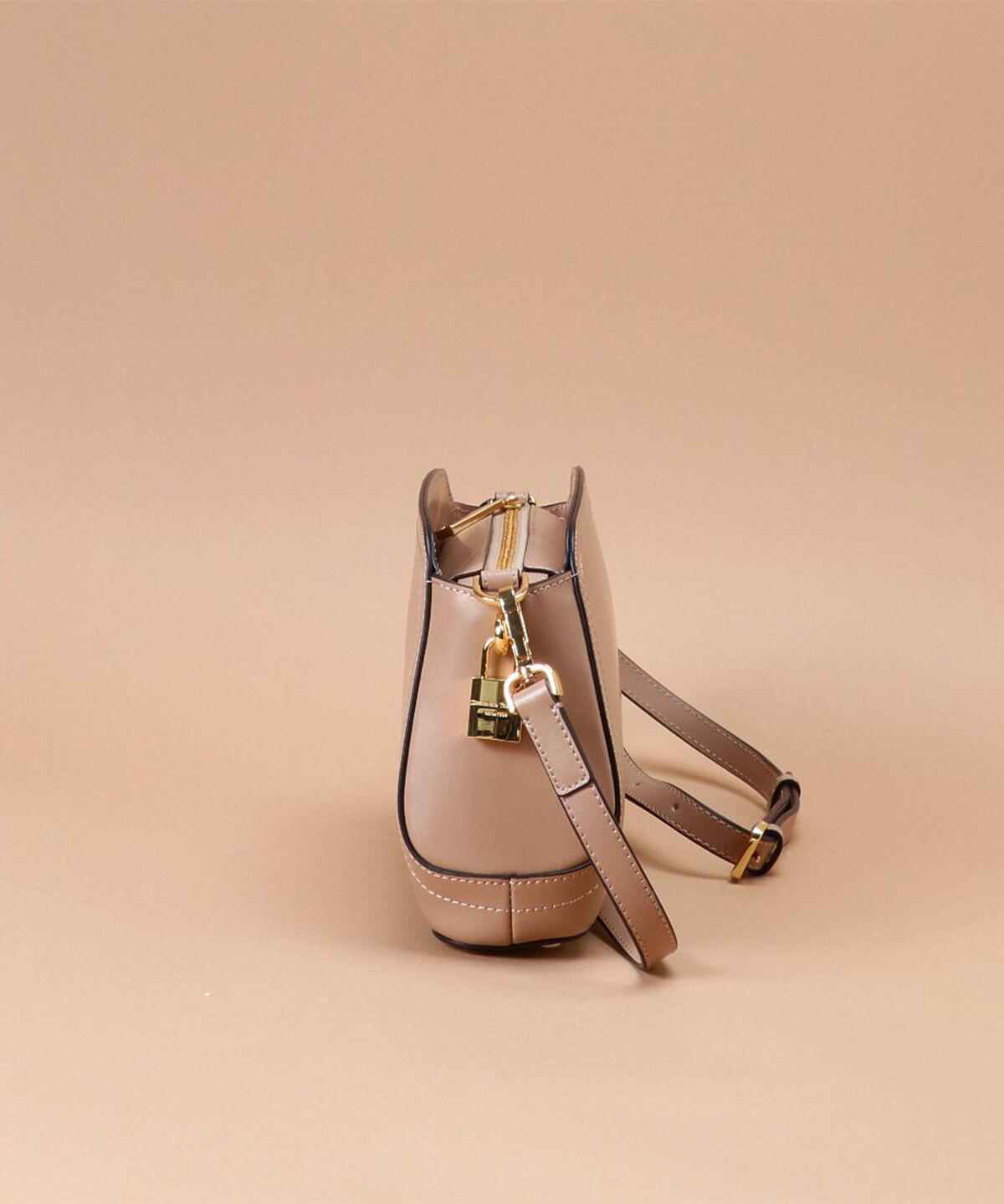 Samantha Thavasa「トラペズミニヨン ショルダーバッグ」|ショルダー・メッセンジャー|